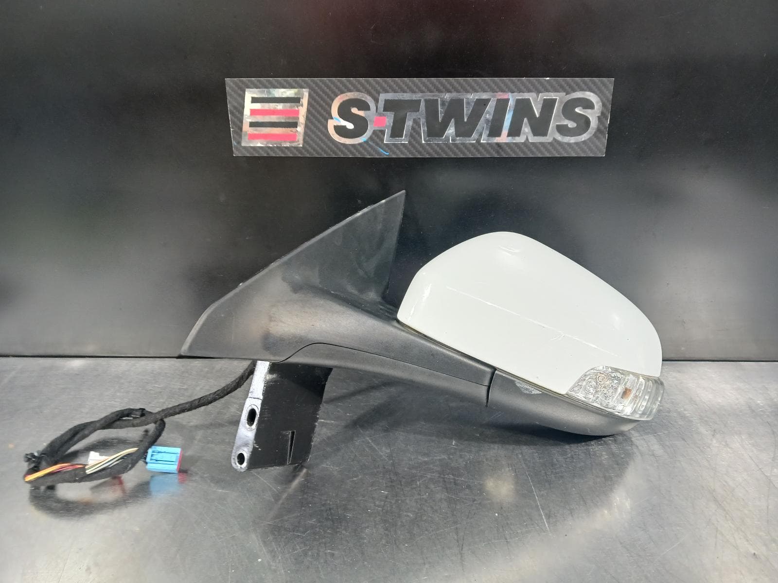 Used auto part listing image: 2010 VOLVO S70/V70/C70 LEFT DOOR MIRROR C70 (YV1MC...), M SERIES, 09/09-12/13 0000199551