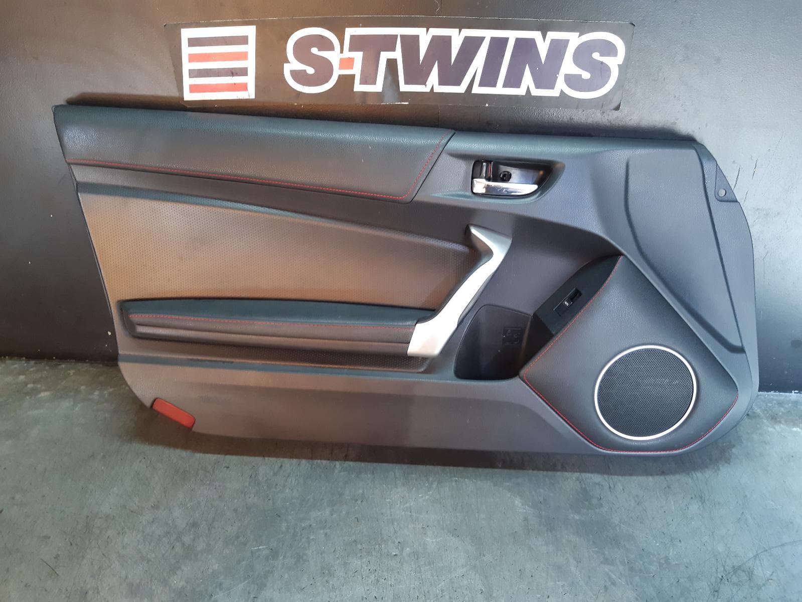 Used auto part listing image: 2016 TOYOTA 86 DOOR TRIM LH FRONT, ZN6, PARTIAL LEATHER, GTS, 04/12- 0000153365