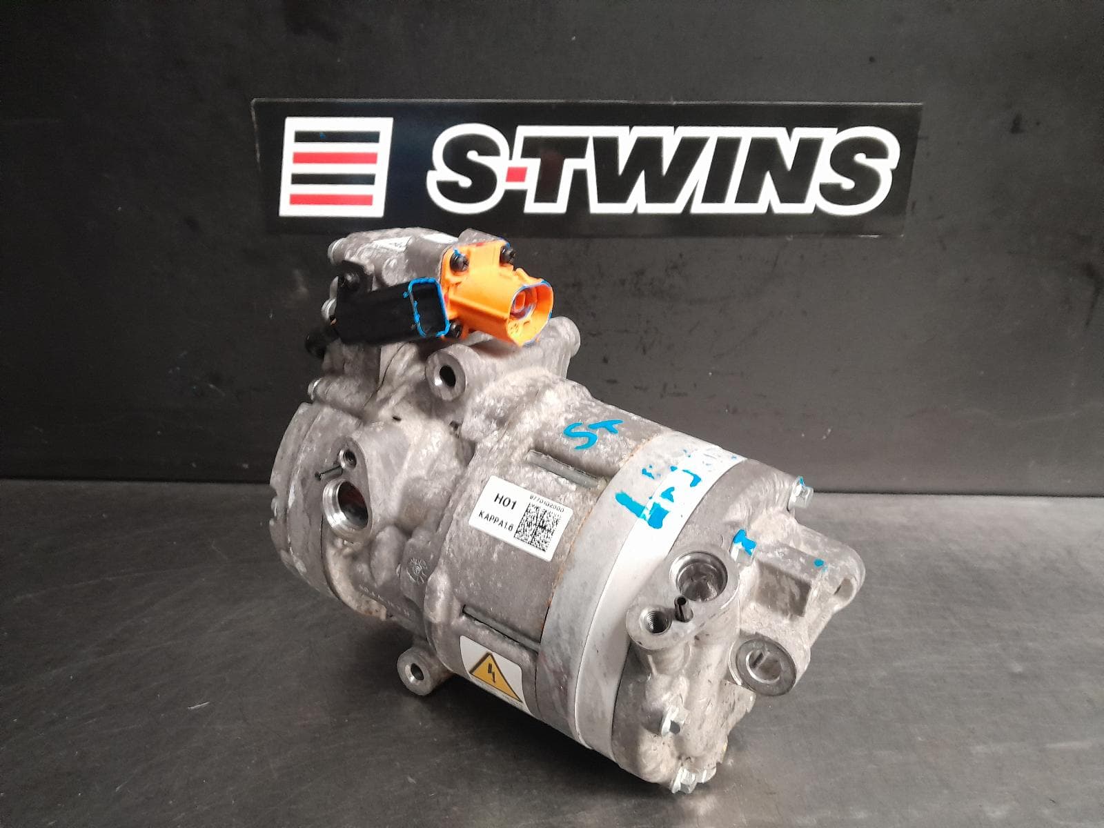 Used auto part listing image: 2022 HYUNDAI IONIQ A C COMPRESSOR PETROL, 1.6, HYBRID, 10/18- (AUS ONLY) 0000272505