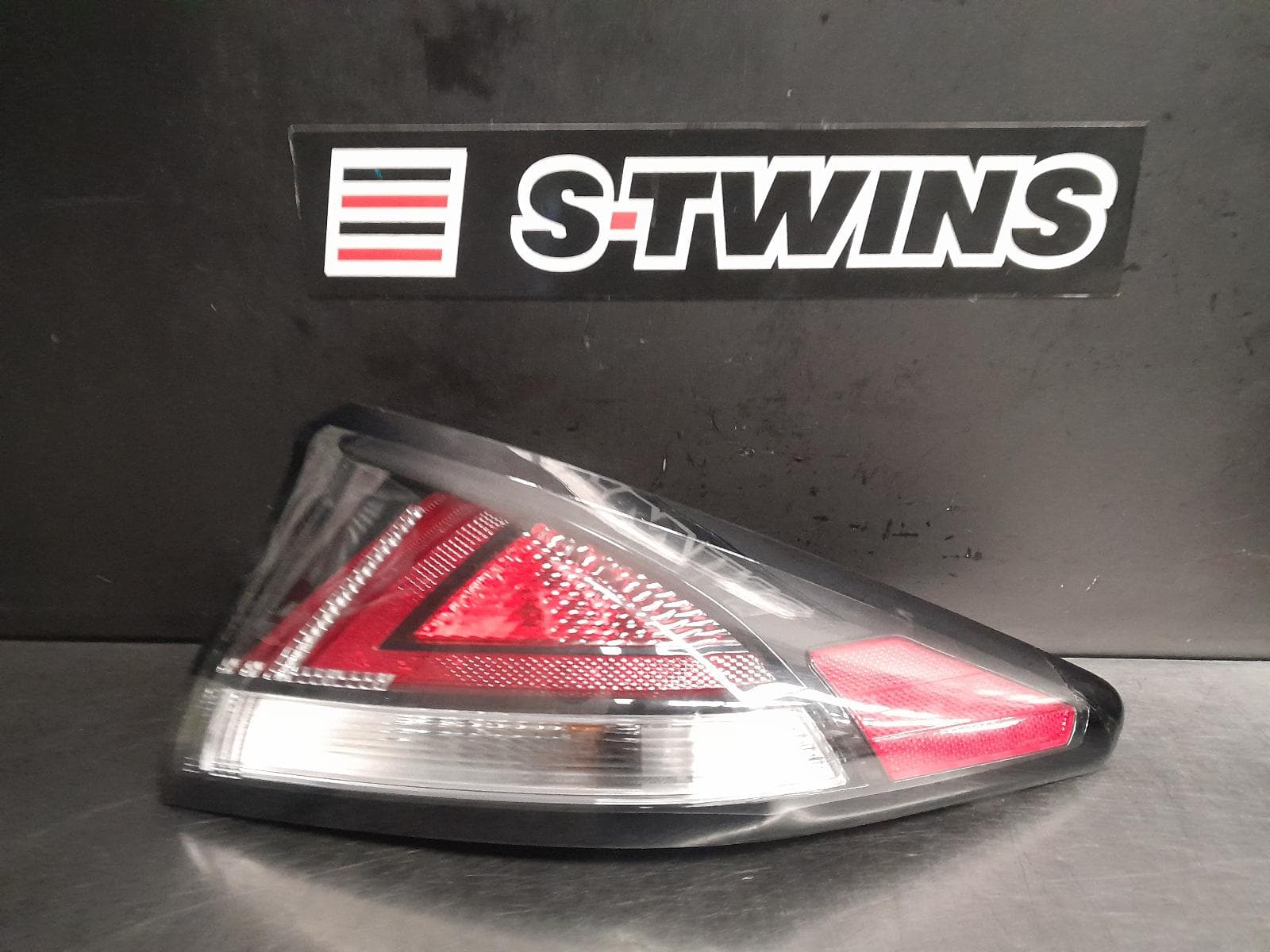Used auto part listing image: 2022 HYUNDAI IONIQ RIGHT TAILLIGHT AE, LED TYPE, 09/19- 0000272528