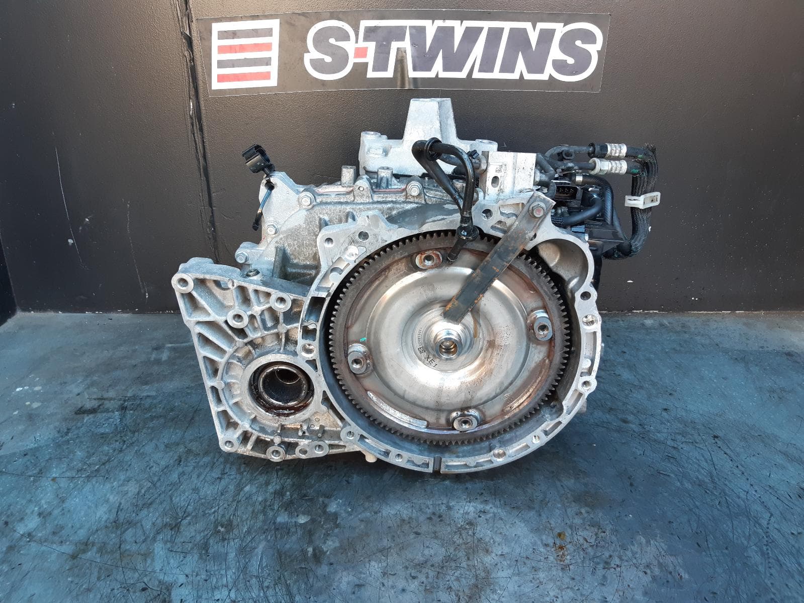 Used auto part listing image: 2013 JEEP COMPASS TRANS GEARBOX AUTO, 4WD, 2.4, PETROL, 6 SPEED, MK, 07/13-12/16 0000158277