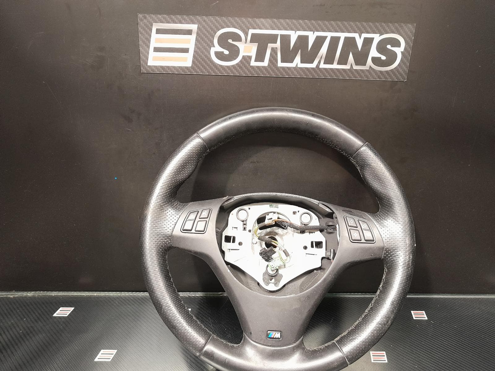 Used auto part listing image: 2009 BMW 3 SERIES STEERING WHEEL PERFORATED LEATHER, M SPORT, NON PADDLE SHIFT TYPE, E90/E91/E92/E93, 09/08-01/12 0000166681