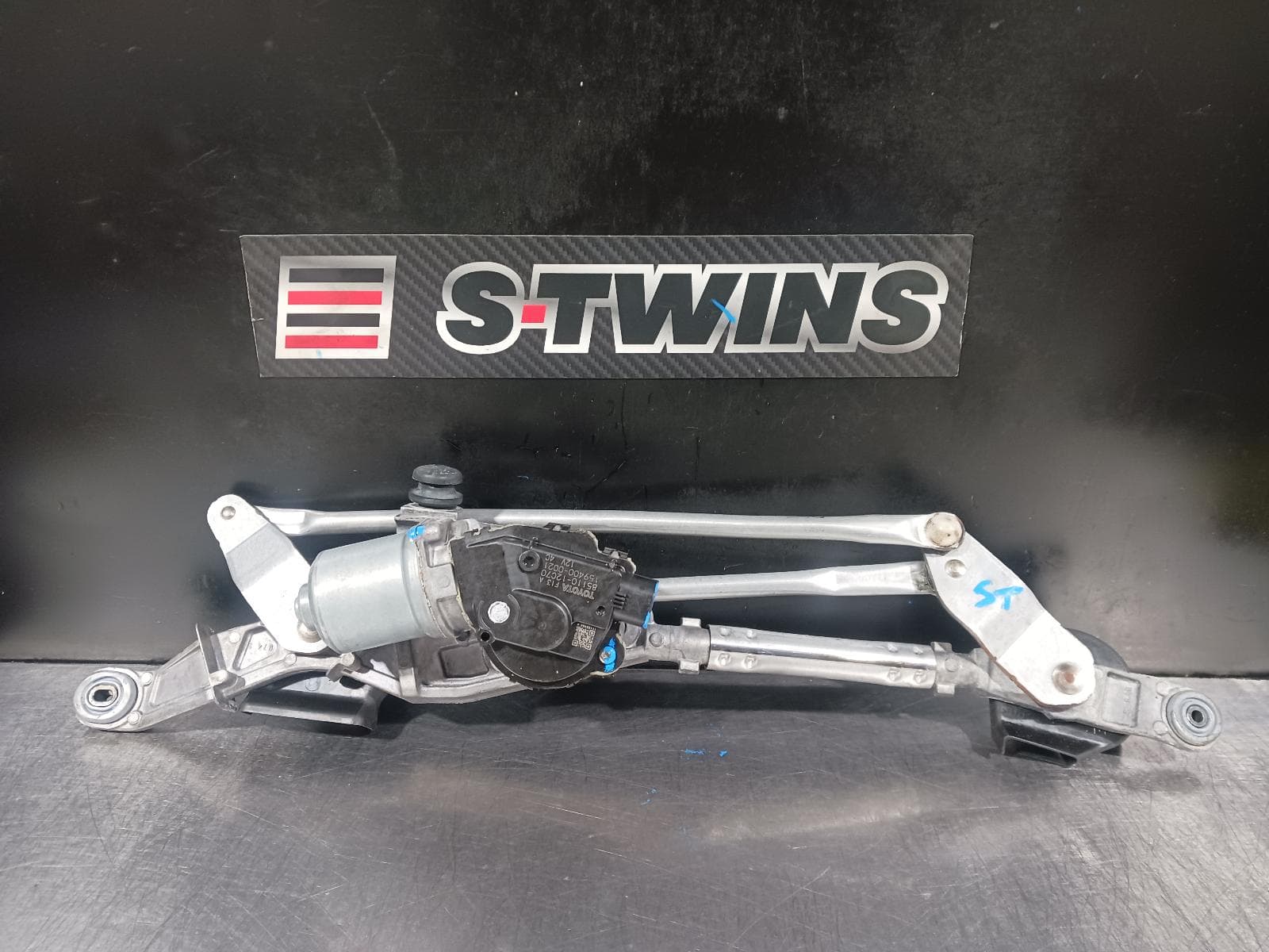 Used auto part listing image: 2019 TOYOTA COROLLA WIPER MOTOR FRONT, E210, 07/18- 0000233931