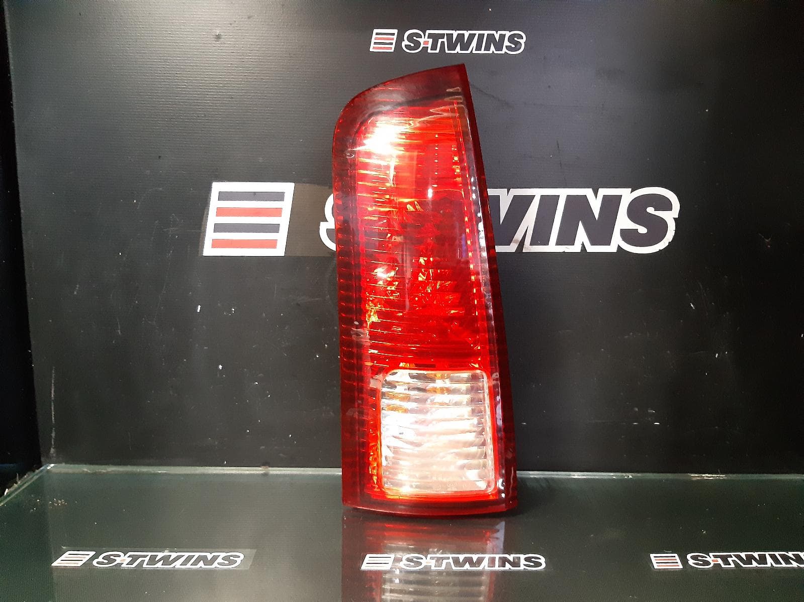 Used auto part listing image: 2010 GREAT WALL X200/X240 LEFT TAILLIGHT IN BODY (UPPER), CC6460KY SERIES, 10/09-03/11 0000161068