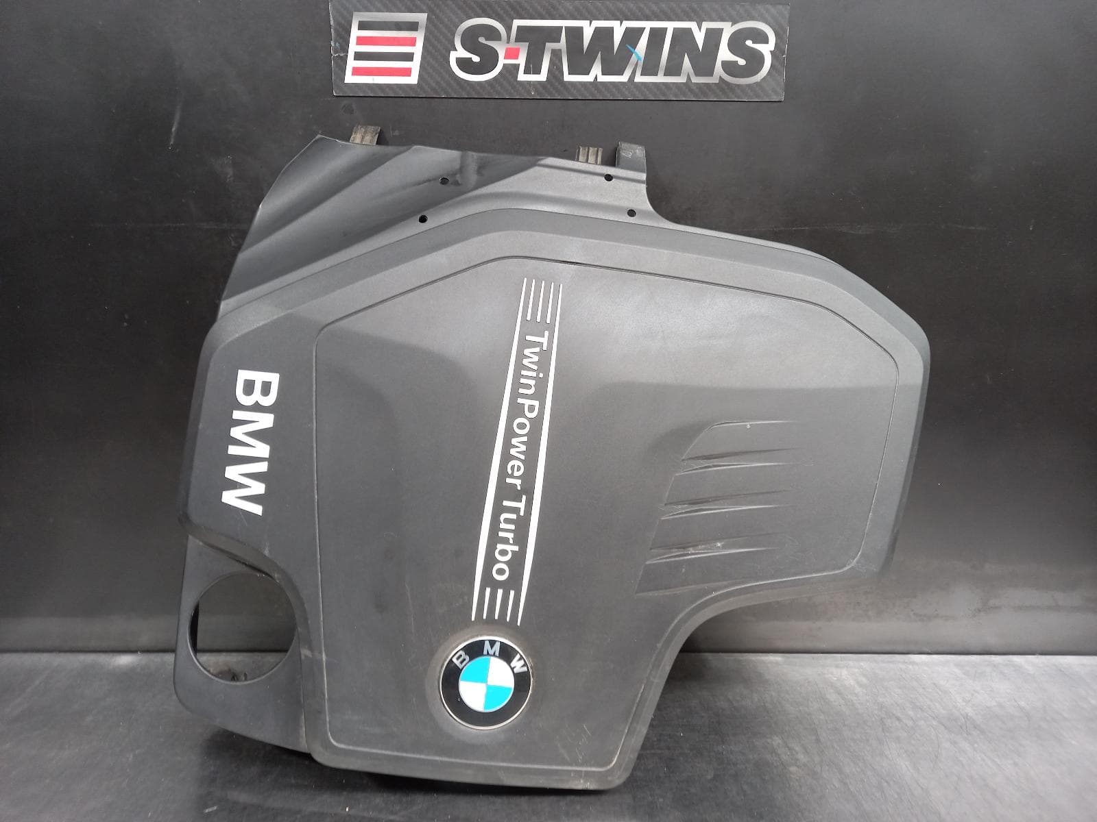 Used auto part listing image: 2014 BMW 2 SERIES ENGINE COVER PETROL, 2.0, 220i/228i, N20, F22/F23, COUPE/CABRIO, 01/14-06/16 0000243829