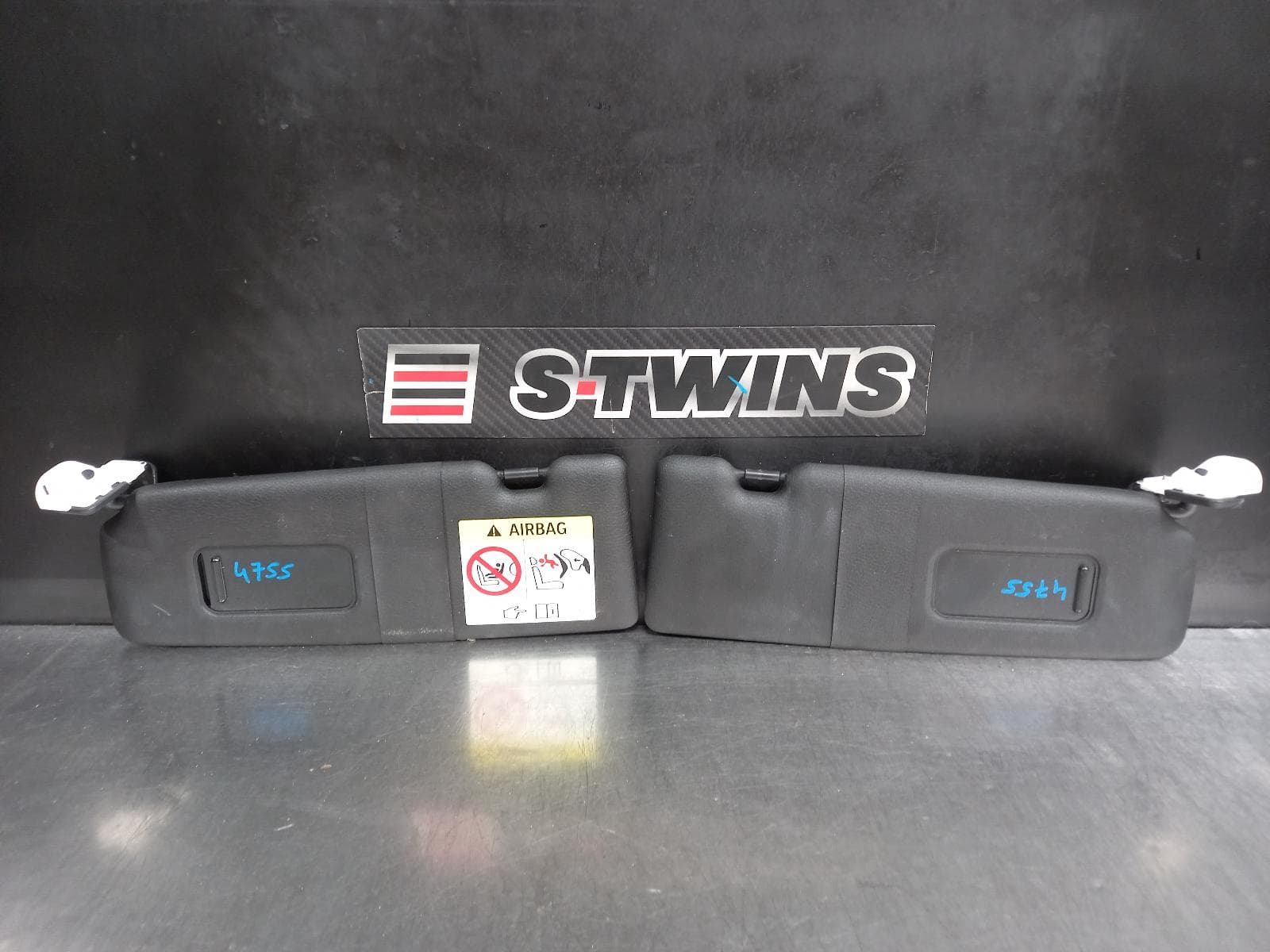 Used auto part listing image: 2014 BMW 2 SERIES SUNVISOR F22/F23, PAIR, 11/13-07/21 0000243807