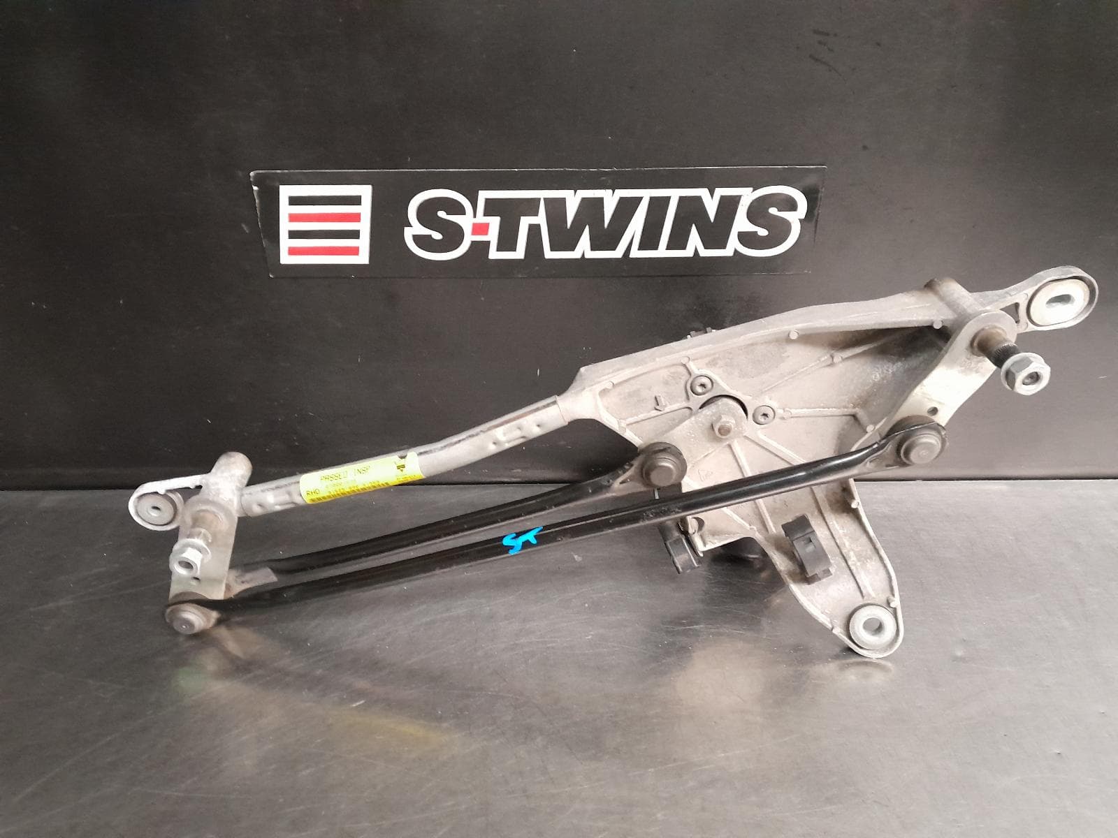 Used auto part listing image: 2015 MASERATI GHIBLI WIPER MOTOR FRONT, M157, 05/14- 0000290956