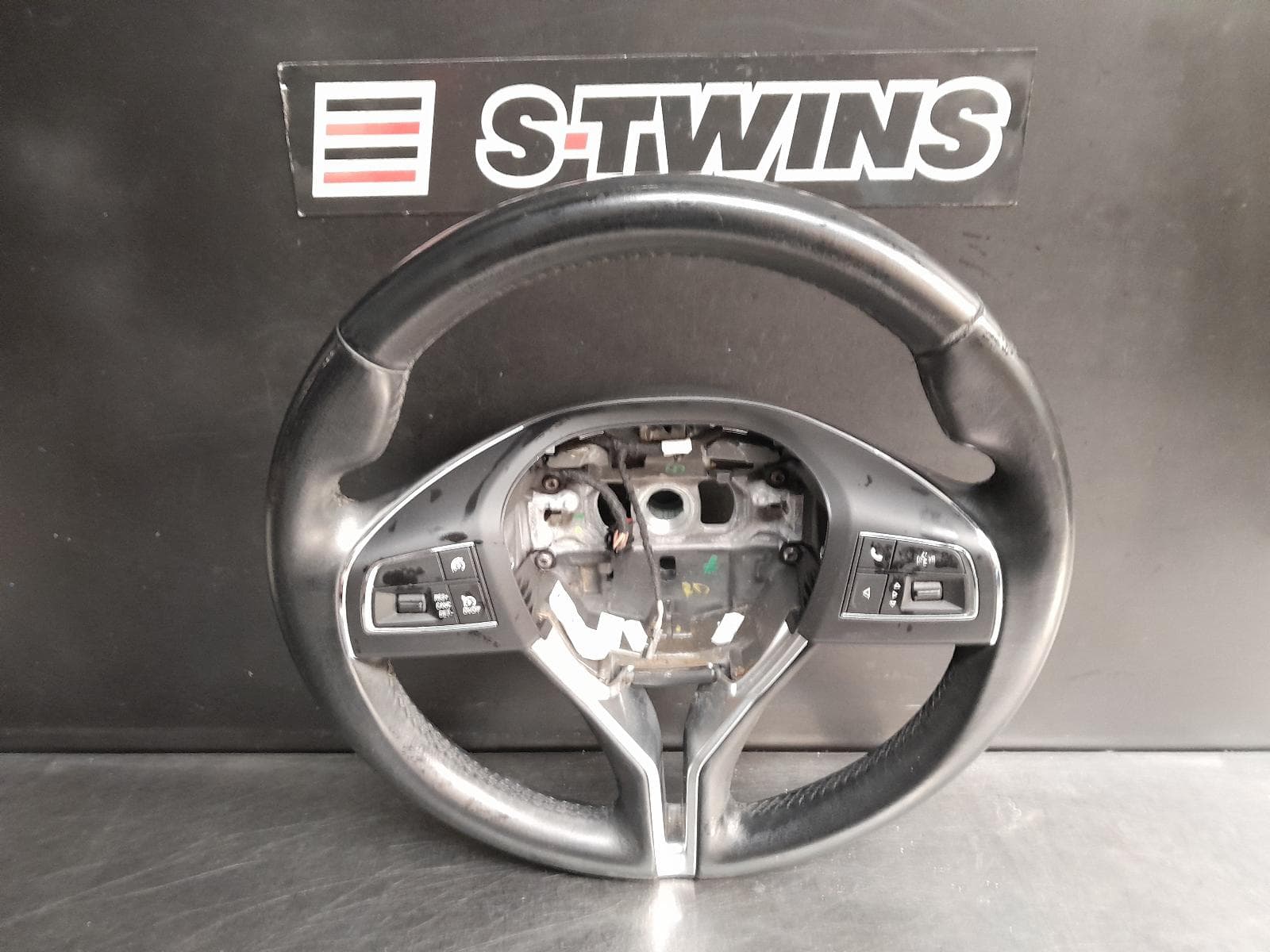 Used auto part listing image: 2015 MASERATI GHIBLI STEERING WHEEL M157, 05/14-12/23 0000290763