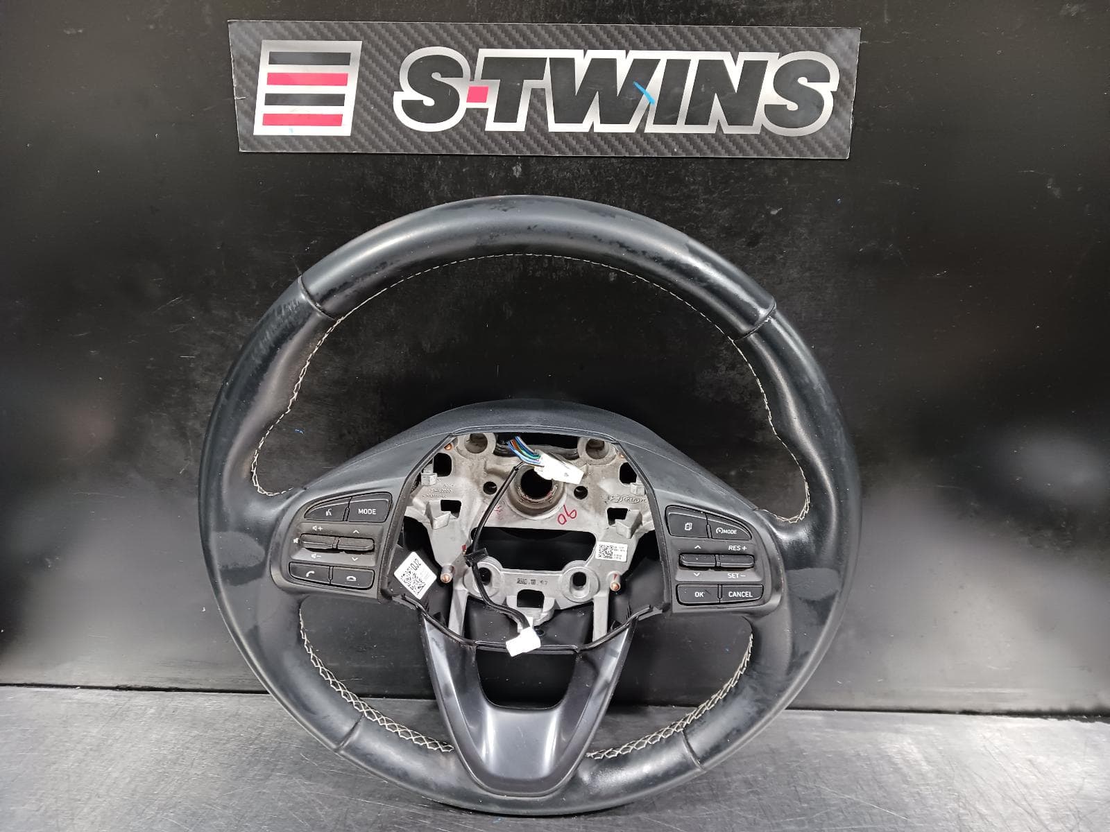 Used auto part listing image: 2021 HYUNDAI VENUE STEERING WHEEL QX, 06/19- 0000234120