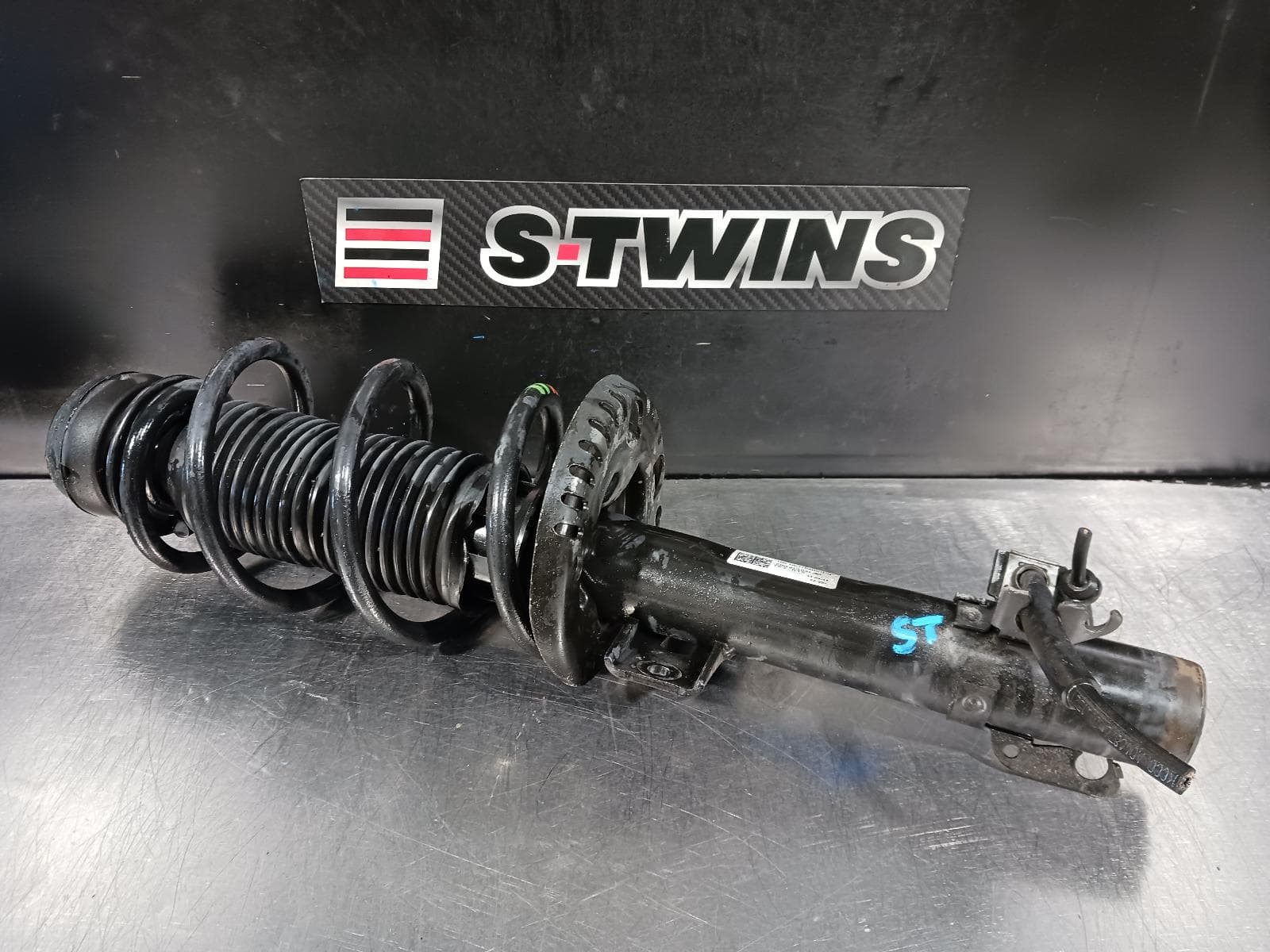 Used auto part listing image: 2011 AUDI A1 LEFT FRONT STRUT 8X, 1.4, PETROL, STANDARD TYPE, 12/10-04/15 0000219065