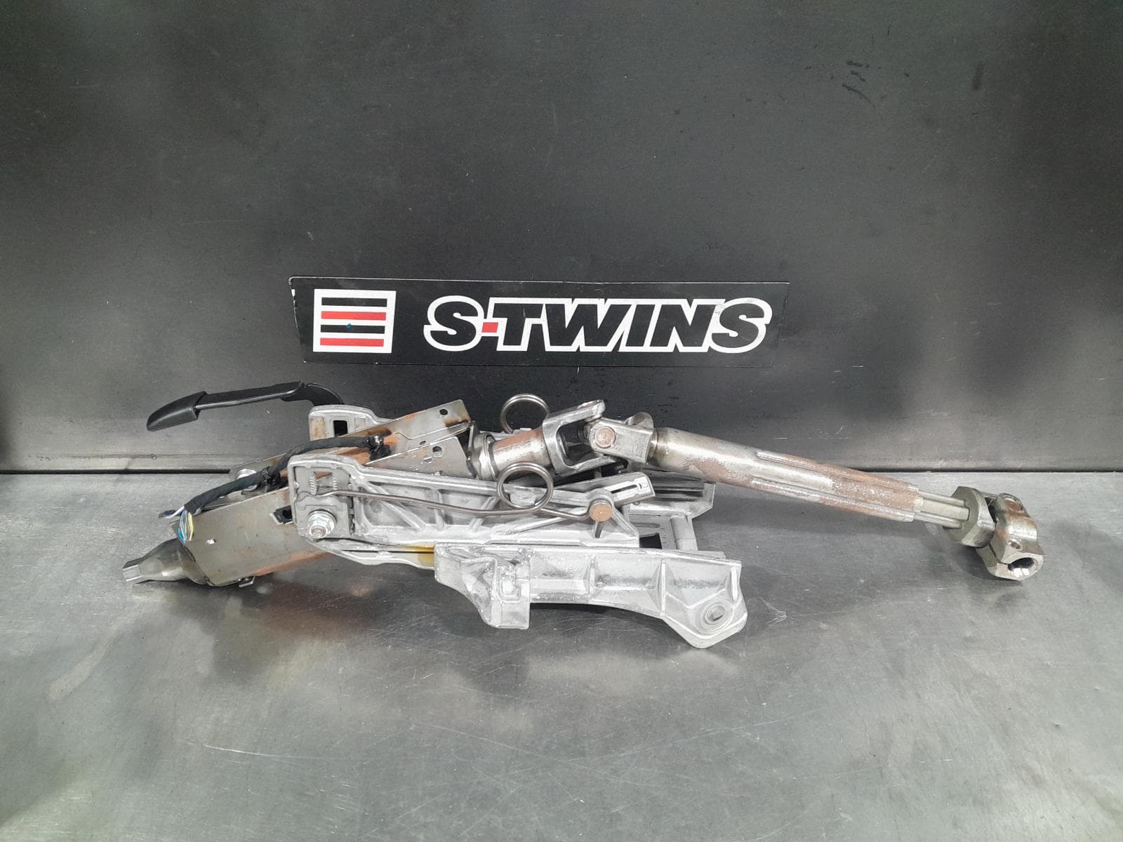 Used auto part listing image: 2020 LAND ROVER DISCOVERY SPORT STEERING COLUMN L550, 01/15- 0000293842