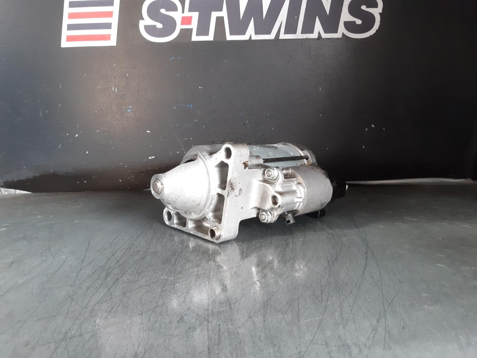 Used auto part listing image: 2017 MINI COUNTRYMAN STARTER PETROL, 1.5, B38M, TURBO, F60, 03/17- 0000280241