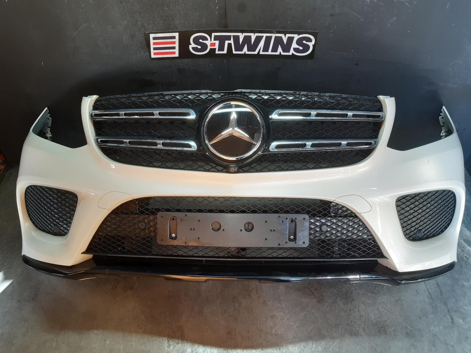 Used auto part listing image: 2018 MERCEDES GLS CLASS FRONT BUMPER X166, 01/16-07/19 0000263300