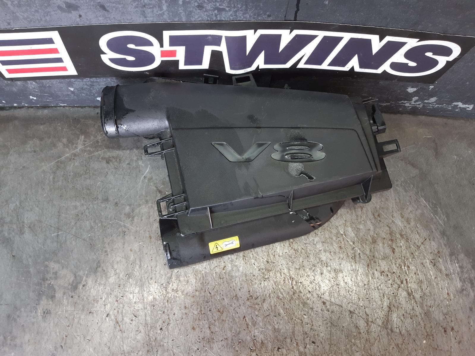Used auto part listing image: 2018 MERCEDES GLS CLASS AIR CLEANER BOX AIR CLEANER, X166, 3.0, DIESEL, LH SIDE, 01/16-07/19 0000285893
