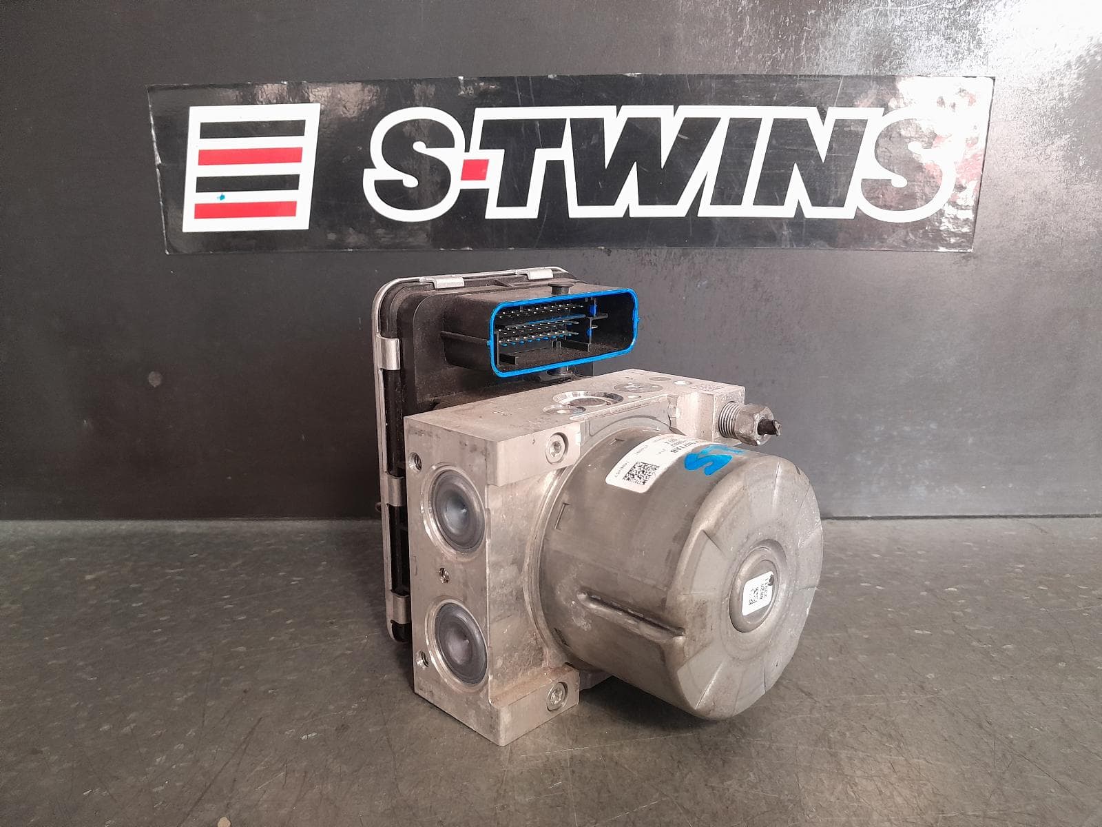 Used auto part listing image: 2022 JEEP GLADIATOR ABS PUMP MODULATOR JT, 01/20- 0000323914