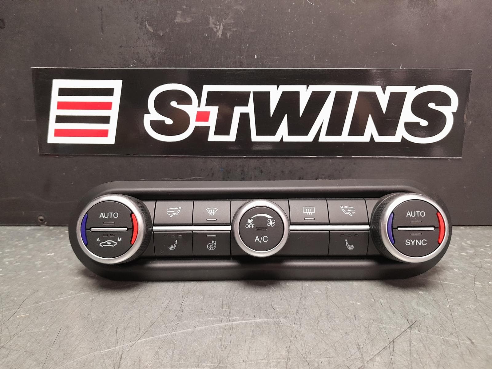Used auto part listing image: 2020 ALFA ROMEO STELVIO HEATER AC CONTROLS 949, 01/18- 0000353606
