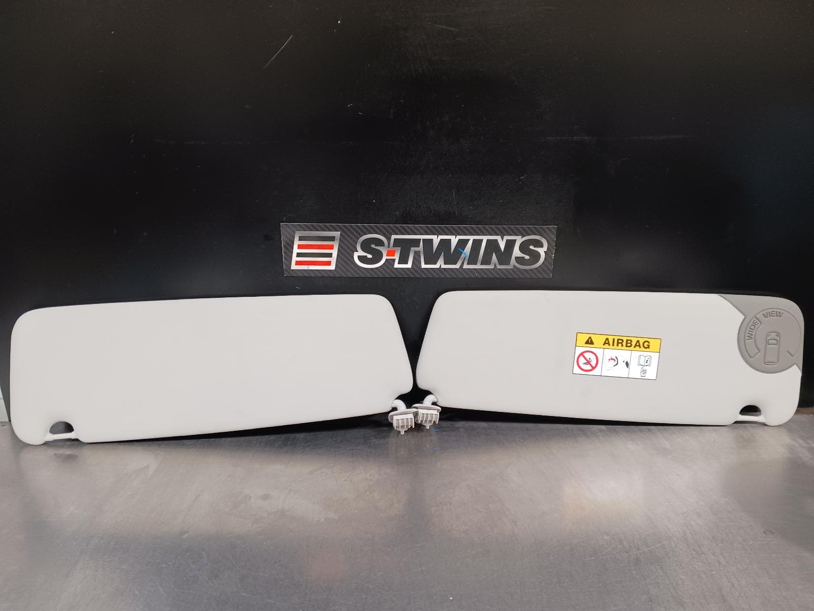 Used auto part listing image: 2021 RENAULT TRAFIC SUNVISOR X82, PAIR, 01/15- 0000231191