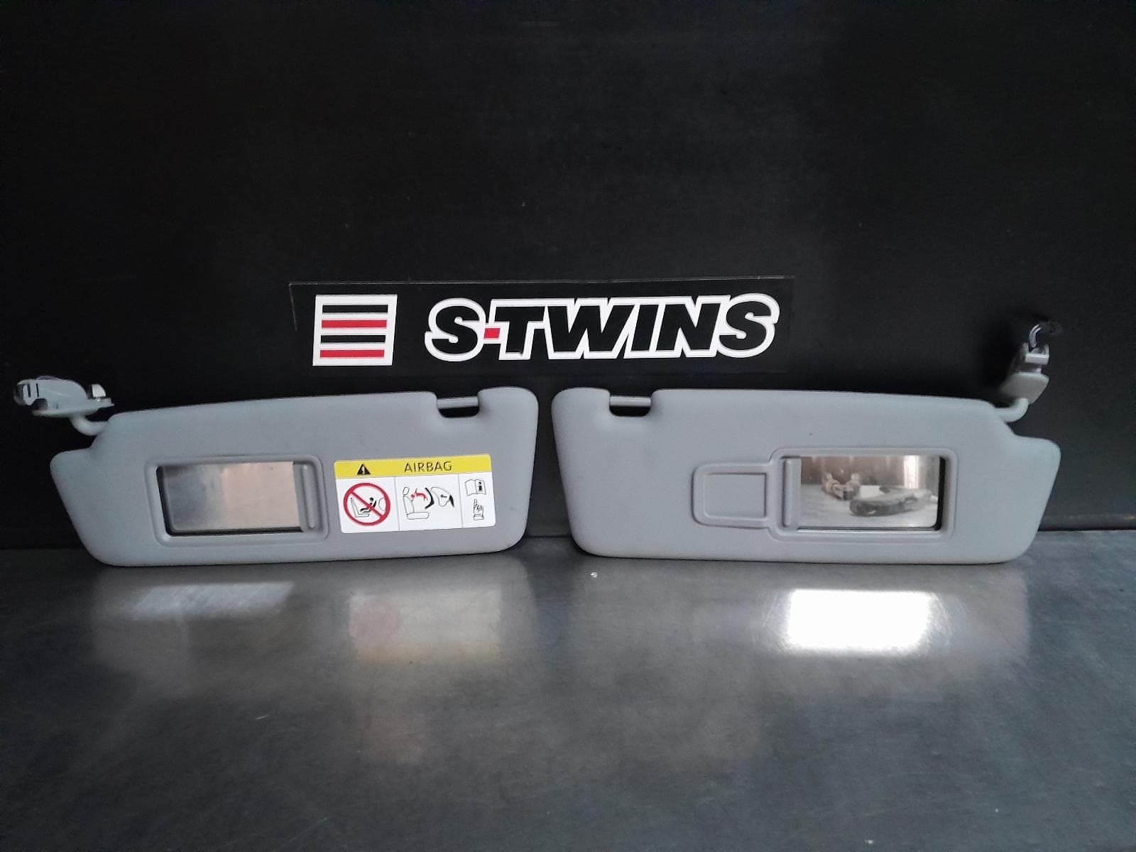 Used auto part listing image: 2020 AUDI A3 SUNVISOR 8V, PAIR, 05/13-10/20 0000267244