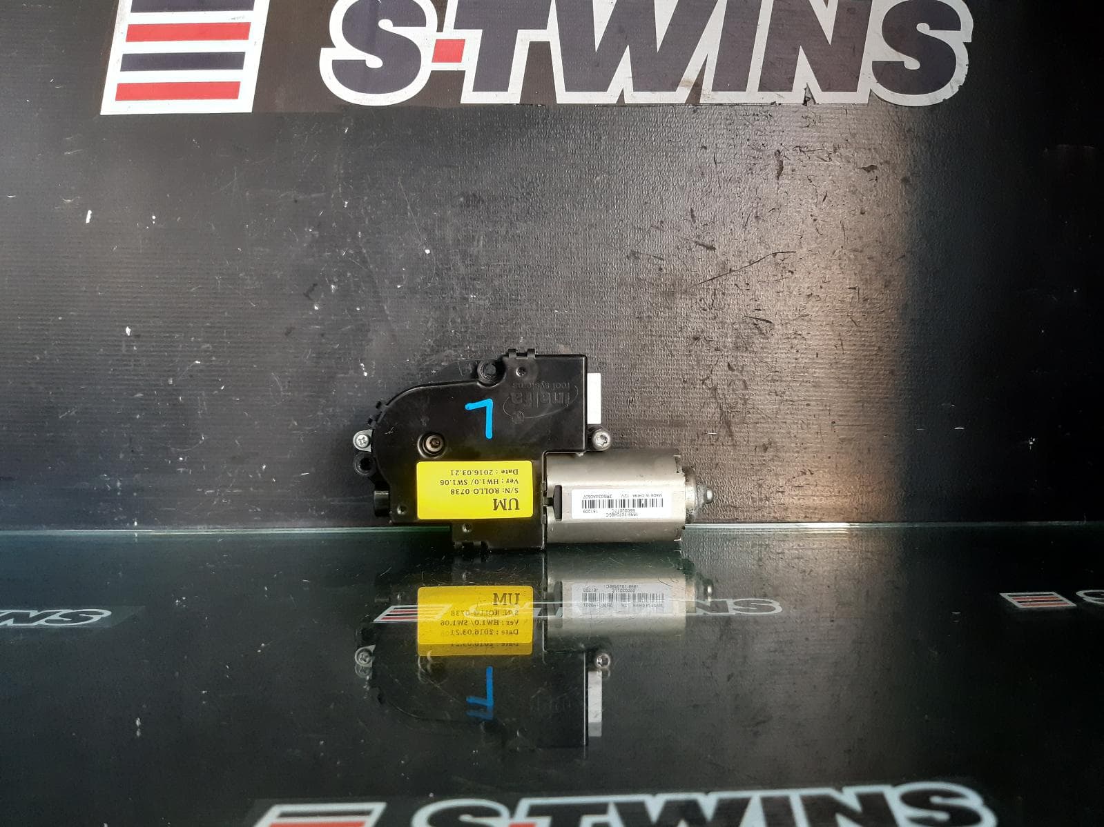 Used auto part listing image: 2016 KIA SORENTO SUNROOF MOTOR UM, LH SIDE, 03/15-01/20 0000175008