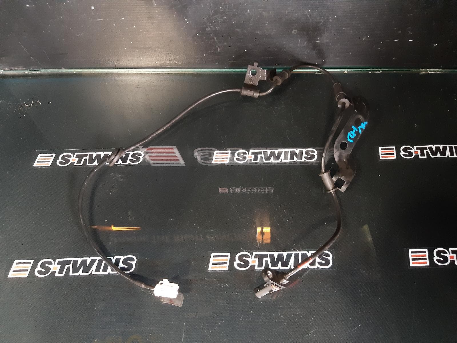 Used auto part listing image: 2014 HYUNDAI I40 ABS SENSOR RH REAR, VF, 09/11-05/15 0000176252