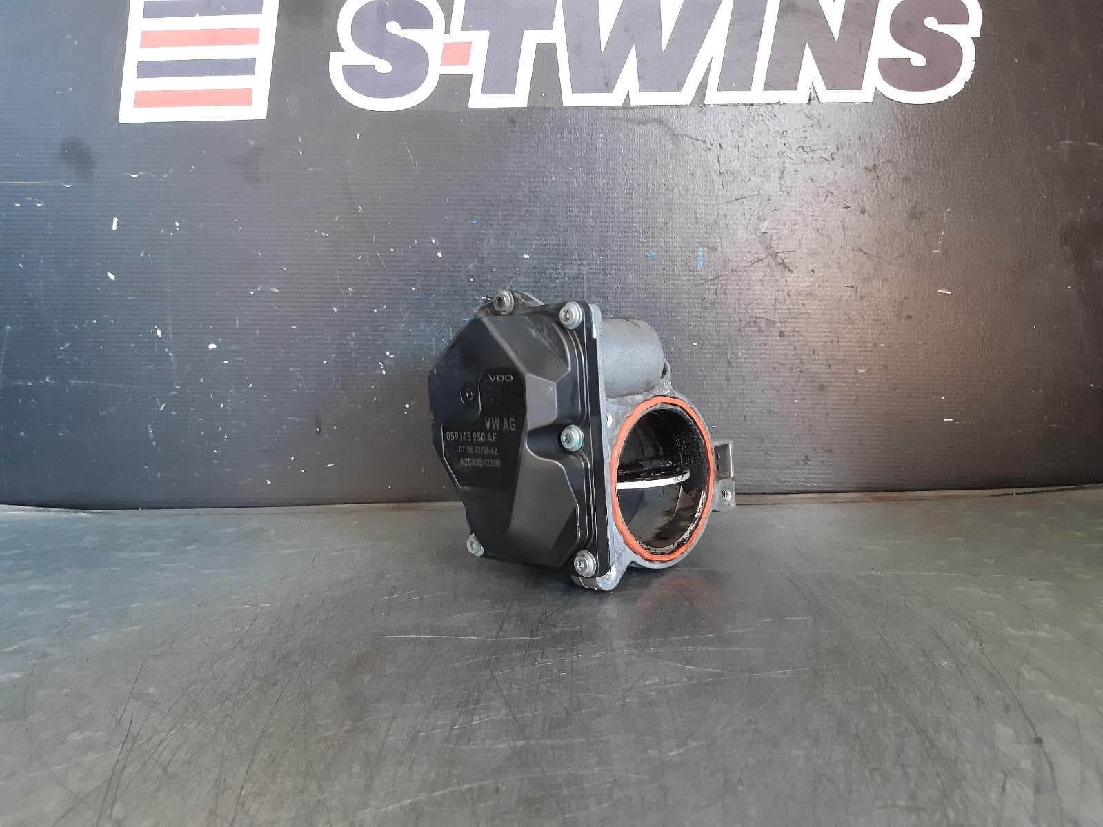 Used auto part listing image: 2014 VOLKSWAGEN TOUAREG THROTTLE BODY 4.2, DIESEL, CKDA CODE, 7P, 01/13-04/18 0000204030