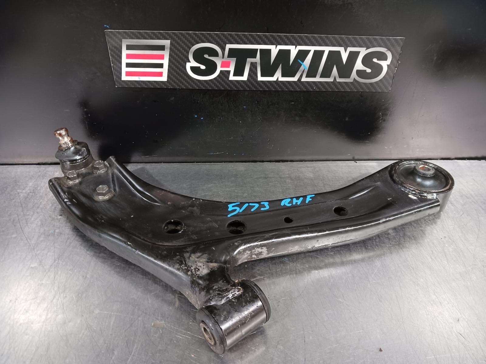 Used auto part listing image: 2013 PROTON PREVE RIGHT FRONT LOWER CONTROL ARM CR, 01/13-01/16 0000231079