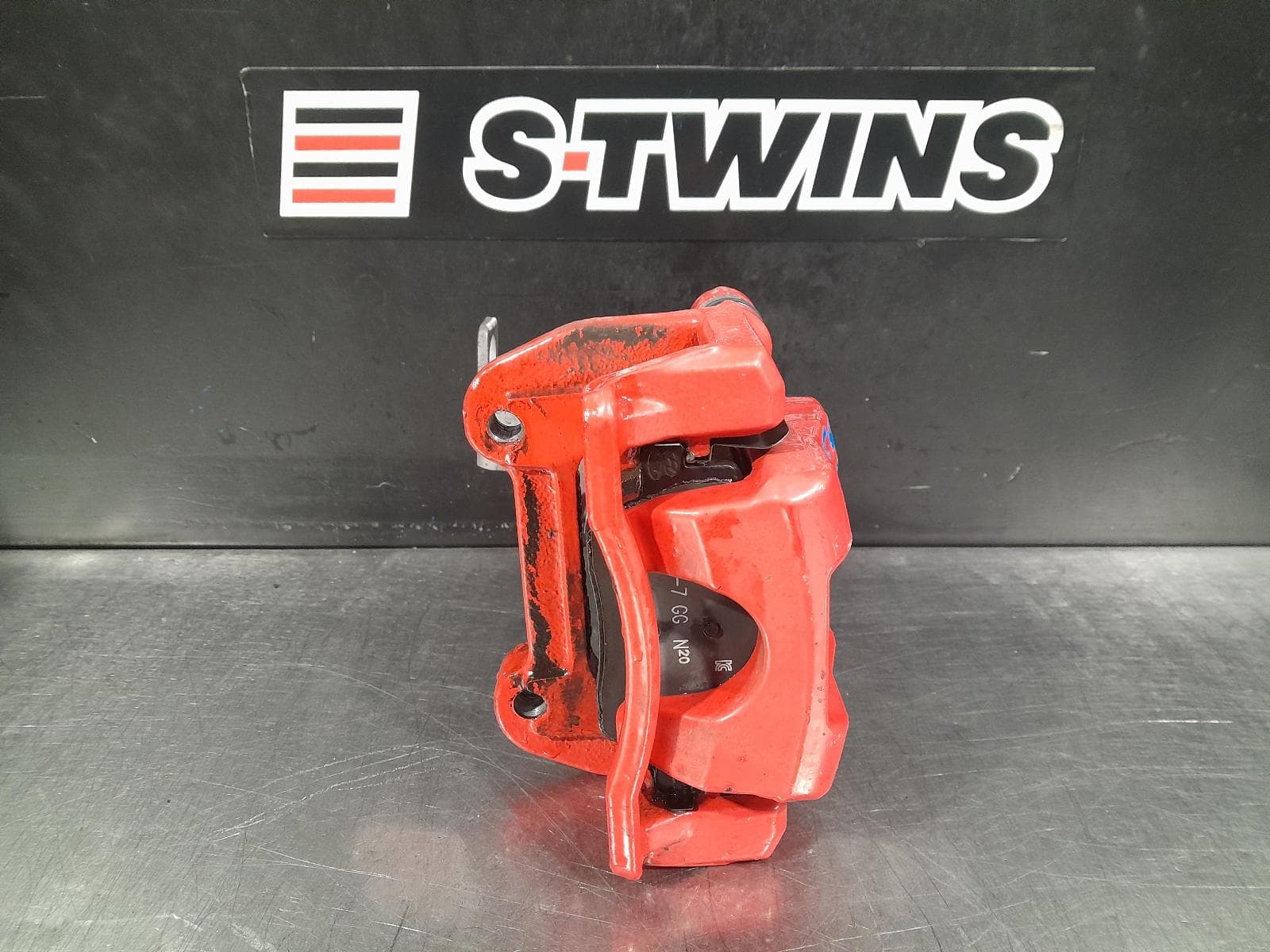 Used auto part listing image: 2021 HYUNDAI I30 CALIPER LH REAR, PD, HATCH/FASTBACK (CZECH TMAH VIN), RED, N, 03/21- 0000283167