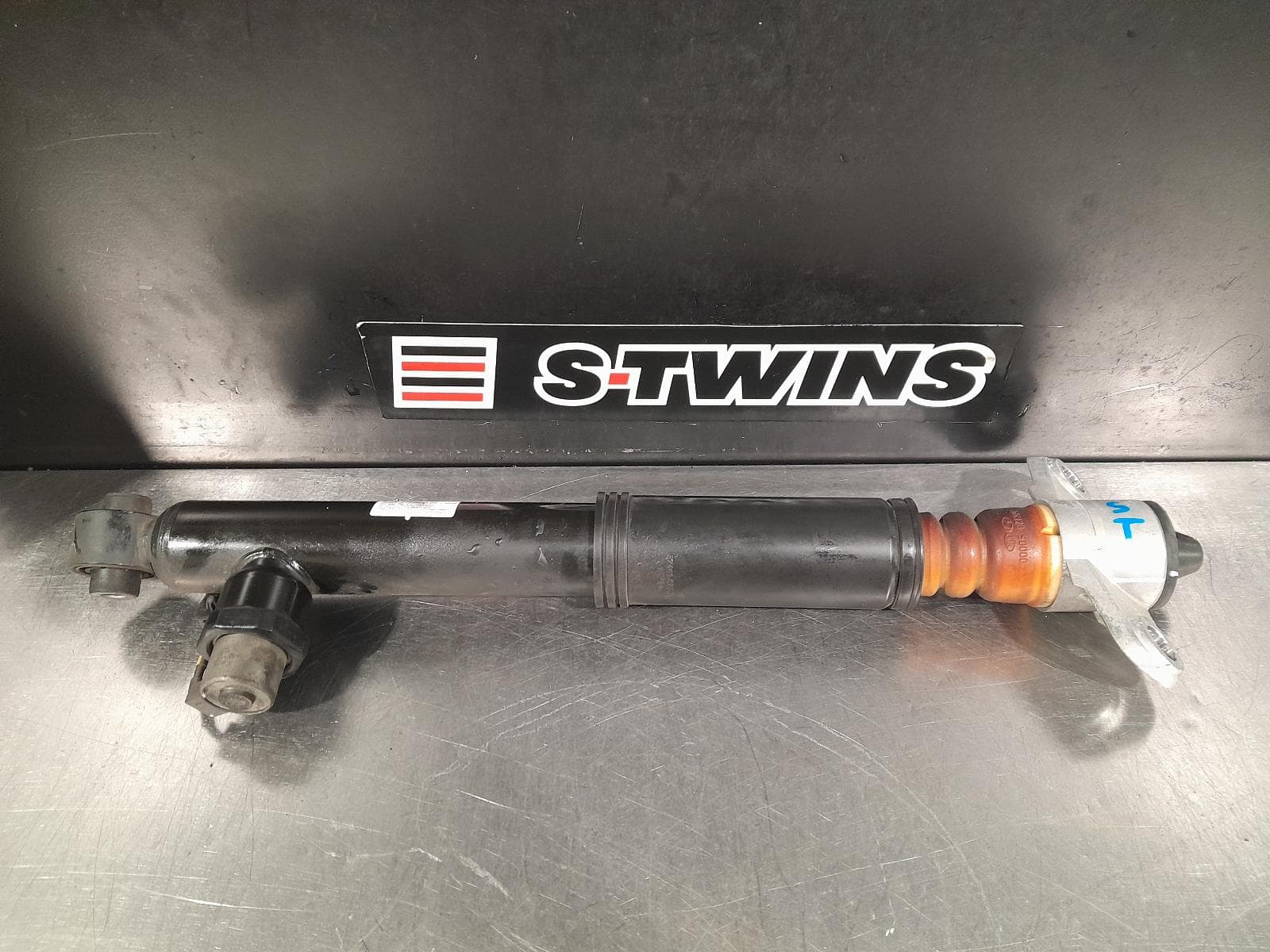 Used auto part listing image: 2021 HYUNDAI I30 SHOCK ABSORBER RH SIDE, PD, HATCH/FASTBACK (CZECH TMAH VIN), N TYPE, 03/21- 0000283185