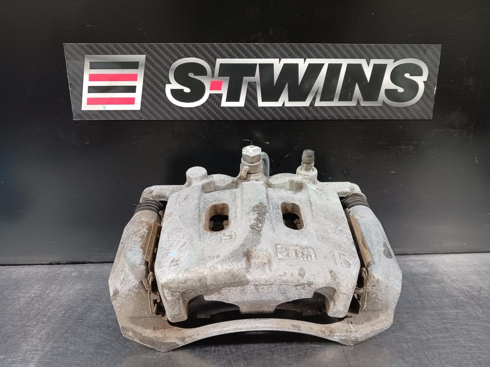 Used auto part listing image: 2018 HOLDEN TRAILBLAZER CALIPER RH FRONT, RG, 07/16-12/20 0000228454