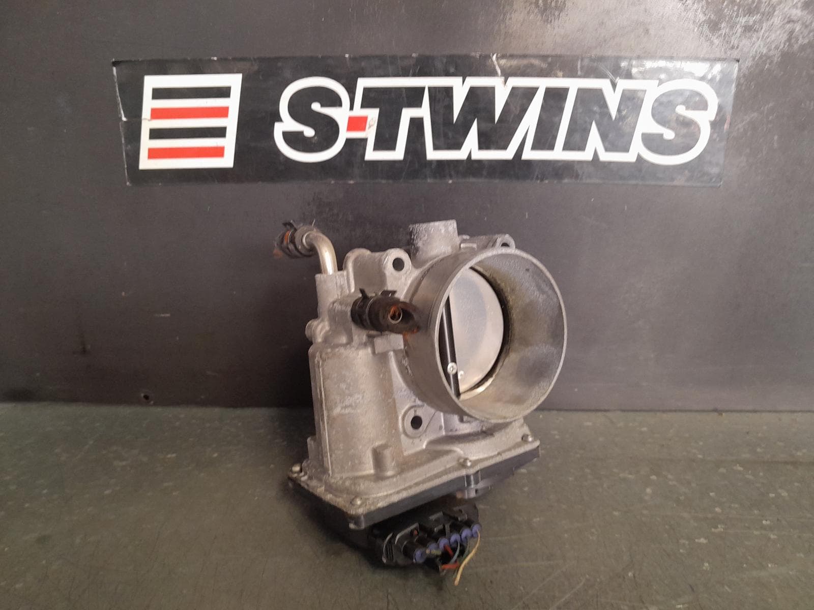 Used auto part listing image: 2012 LEXUS GS300 THROTTLE BODY 3.5, 2GR-FXE, PETROL, 10 SERIES, 06/12- 0000331113