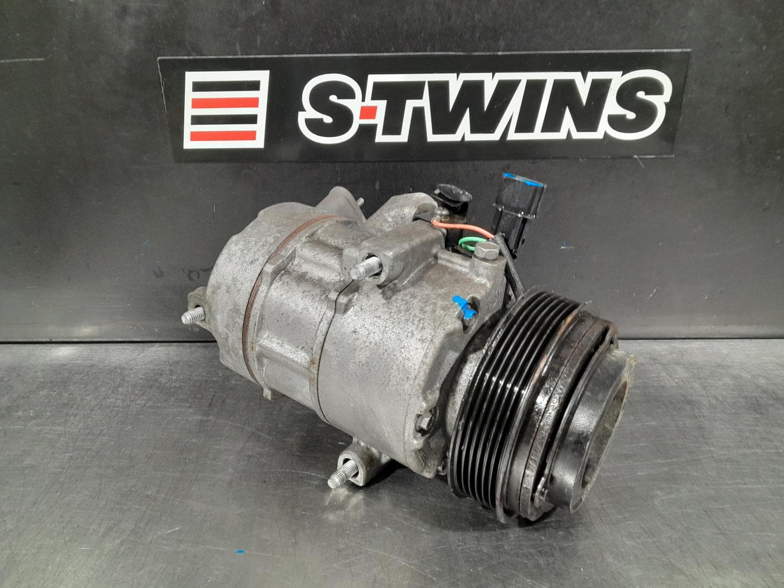 Used auto part listing image: 2020 HYUNDAI VELOSTER A C COMPRESSOR JS, 2.0, G4NH, PETROL, JS, 08/19- 0000268639