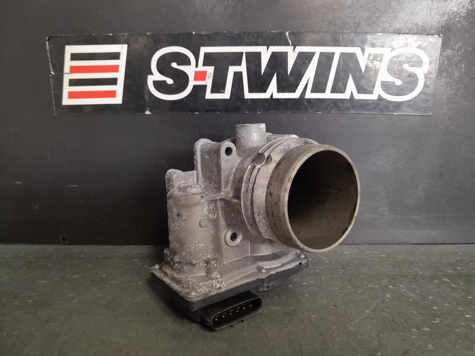 Used auto part listing image: 2020 VOLVO XC60 THROTTLE BODY DIESEL, 2.0, D4204T14/D4204T23, GEN 2, 05/17-06/21 0000334814