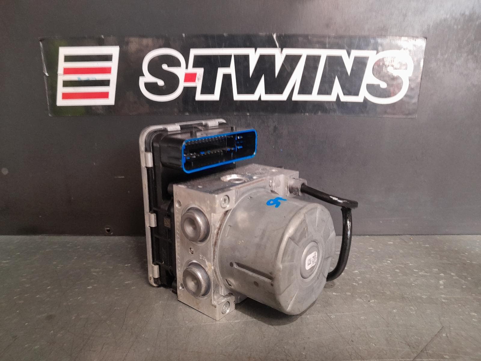 Used auto part listing image: 2020 FORD PUMA ABS PUMP MODULATOR JK, 03/20- 0000331846