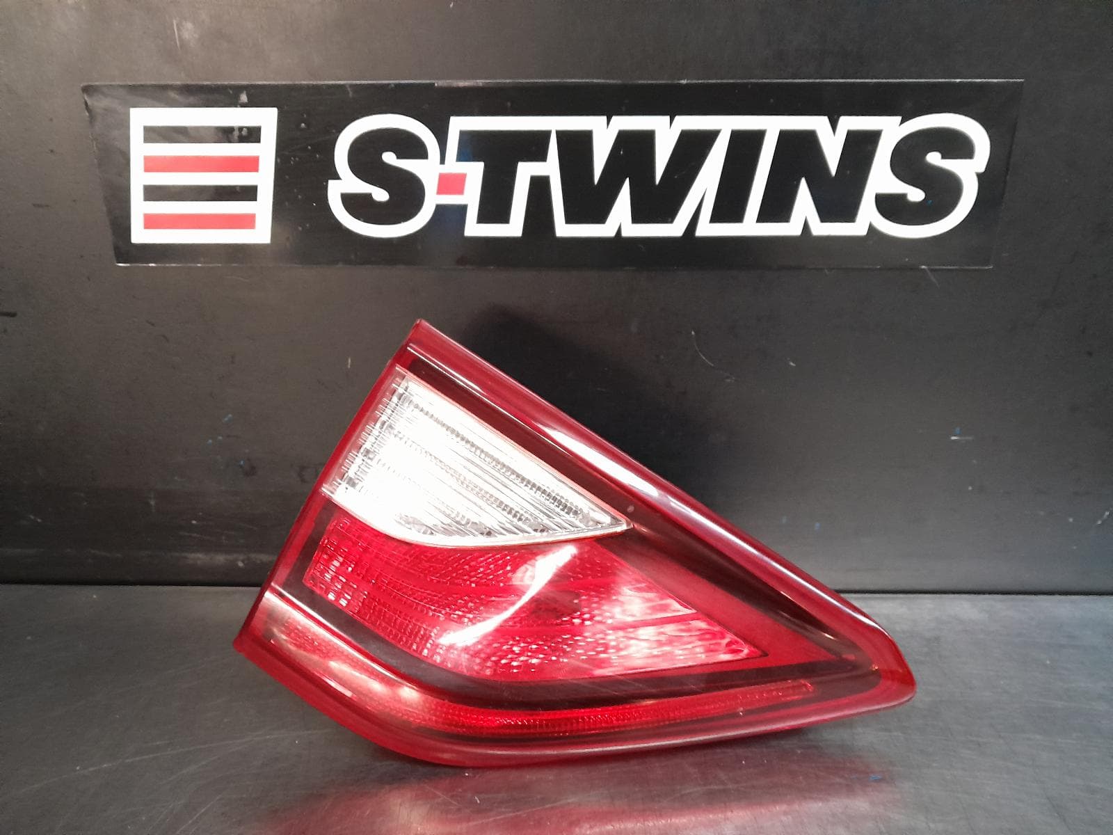 Used auto part listing image: 2021 KIA STONIC RIGHT TAILLIGHT YB, IN BODY, LED TYPE, 08/20- 0000269059