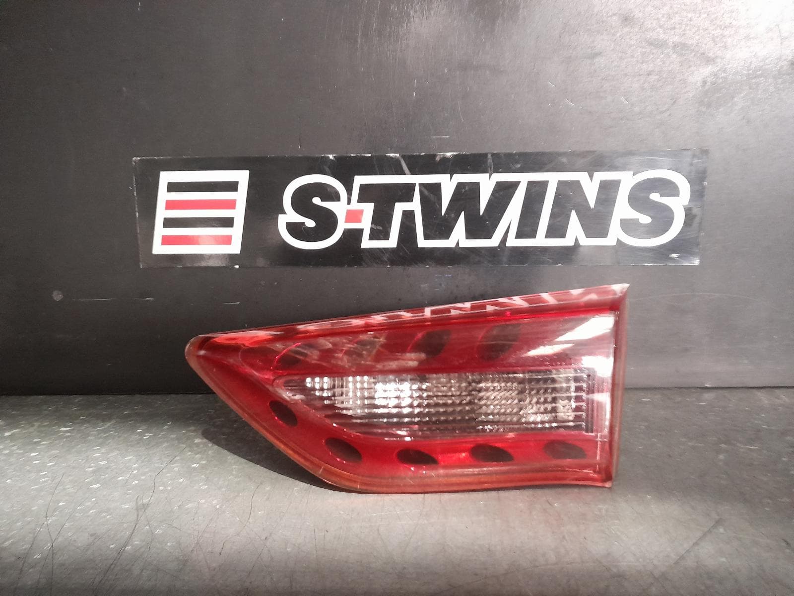 Used auto part listing image: 2017 INFINITI QX70 REAR GARNISH TAILGATE LAMP (LH SIDE), S51, 10/13-12/19 0000343950