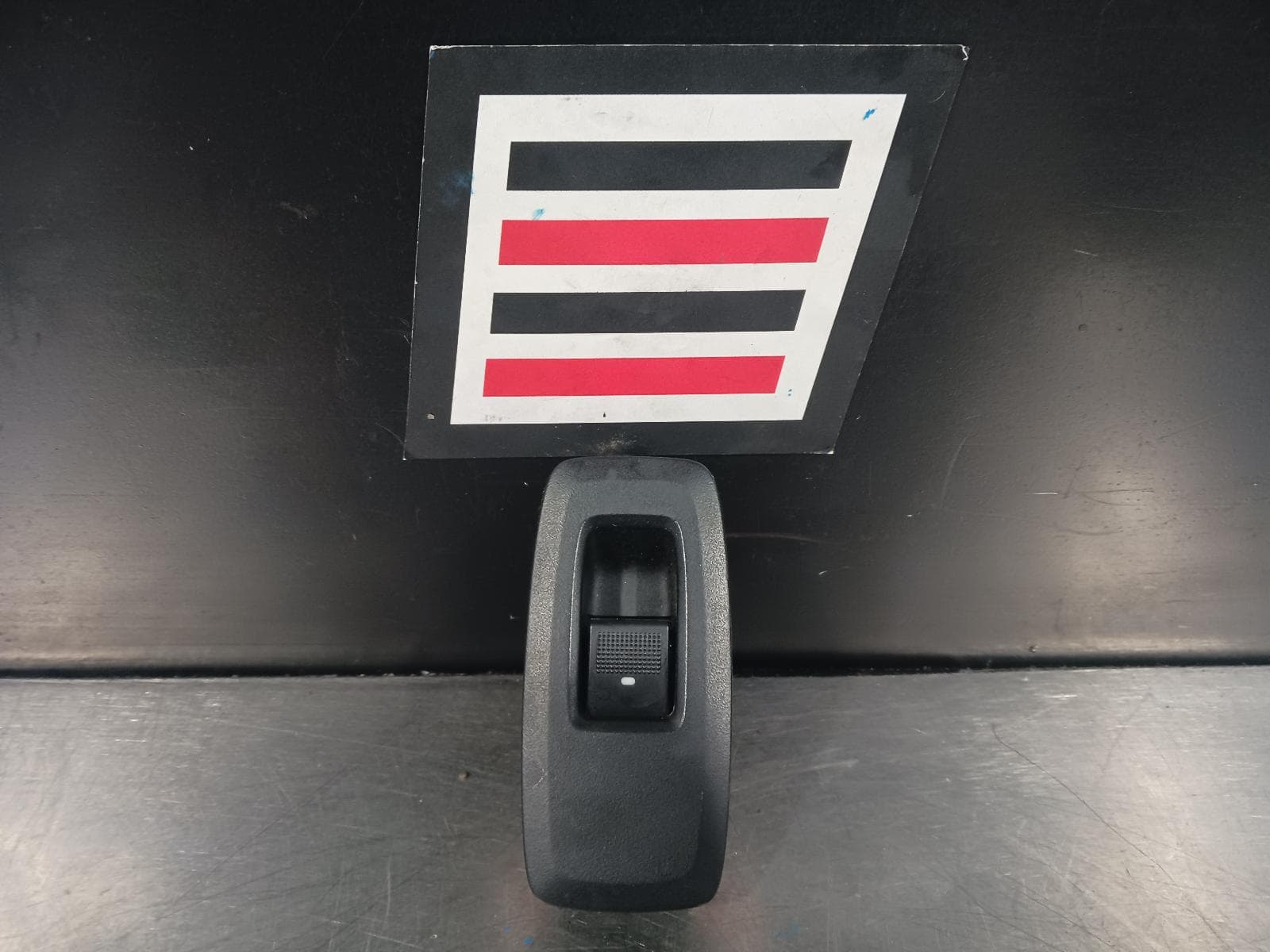 Used auto part listing image: 2018 FORD RANGER PWR DR WIND SWITCH LH REAR, PX SERIES 2-3, 07/15-04/22 0000207882