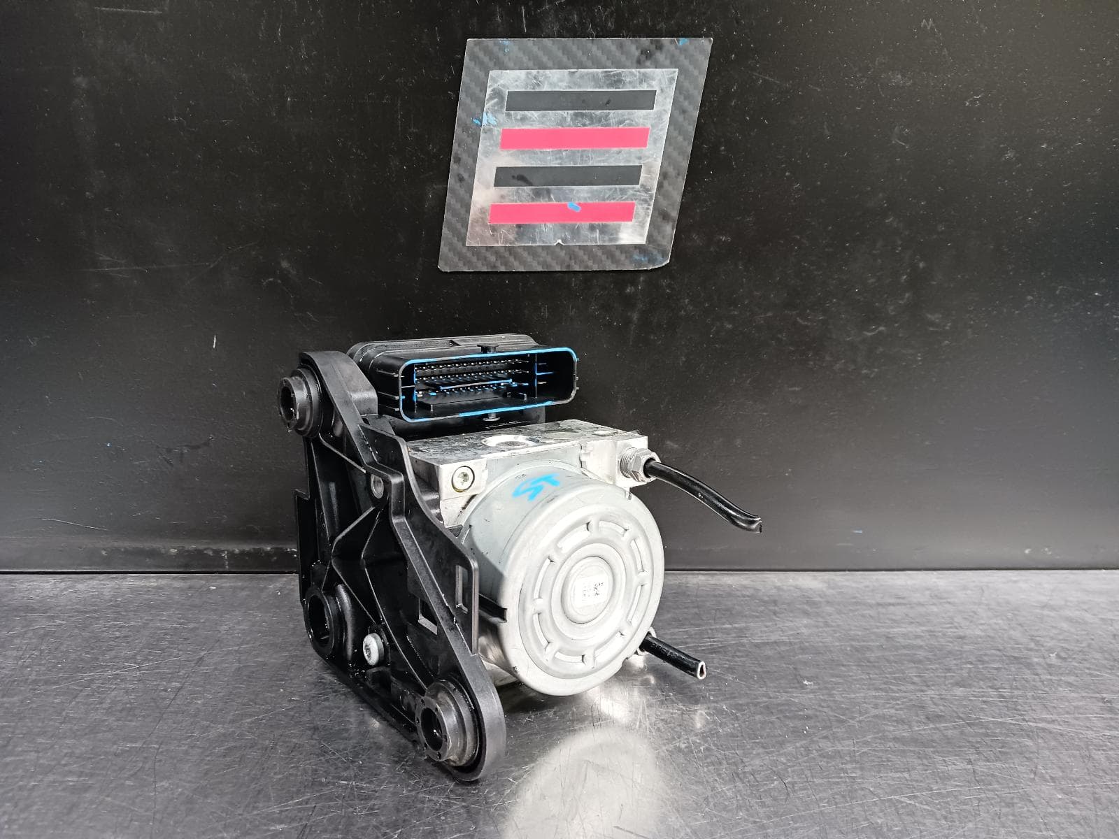 Used auto part listing image: 2017 VOLKSWAGEN TIGUAN ABS PUMP MODULATOR P/N 5Q0614517BK, 5NA, 06/16- 0000244455