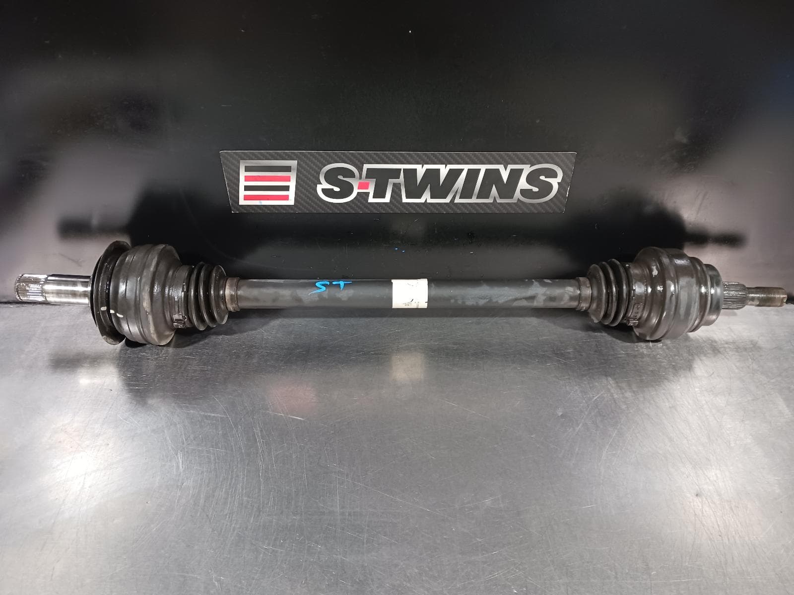 Used auto part listing image: 2016 MERCEDES GLS CLASS RIGHT DRIVESHAFT REAR, PETROL, 5.5, TWIN TURBO, X166, GLS63 AMG, 157.982 CODE, 01/16-07/19 0000227191
