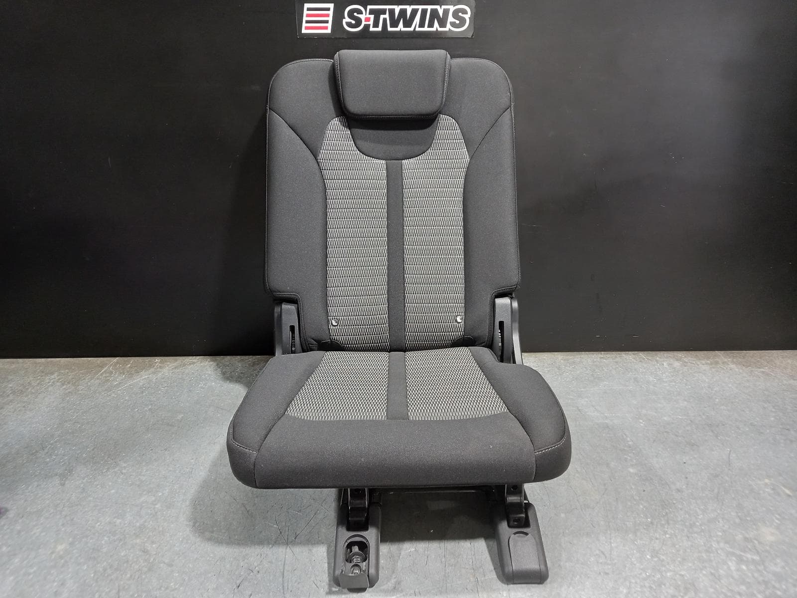 Used auto part listing image: 2022 KIA SORENTO 3RD SEAT MQ4, RH REAR, CLOTH, 02/20- 0000292352