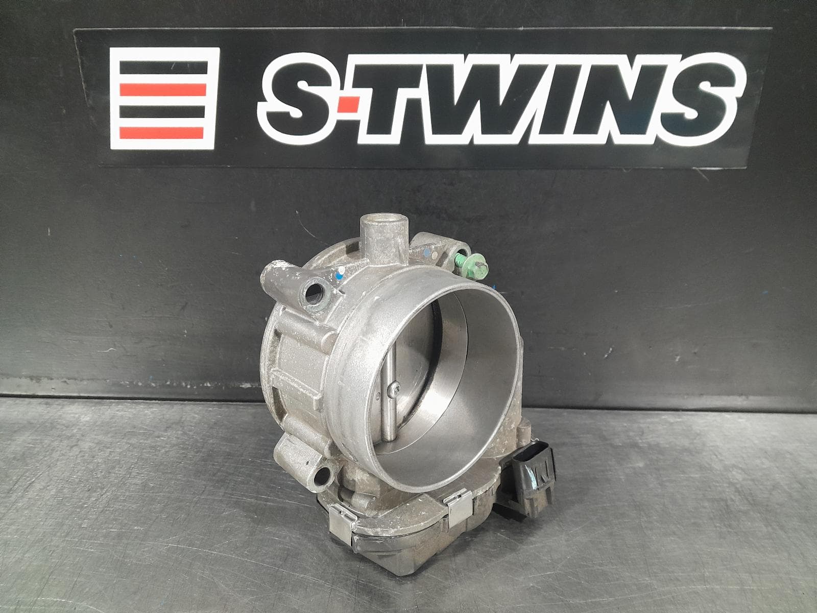 Used auto part listing image: 2019 RAM 1500 THROTTLE BODY DS, PETROL, 5.7, HEMI, 11/17-12/23 0000268397