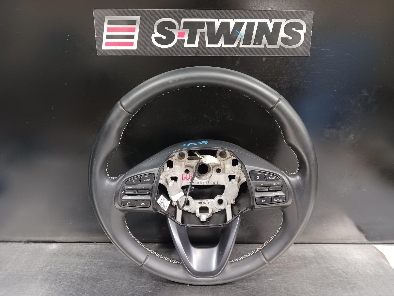 Used auto part listing image: 2022 HYUNDAI VENUE STEERING WHEEL QX, 06/19- 0000237320