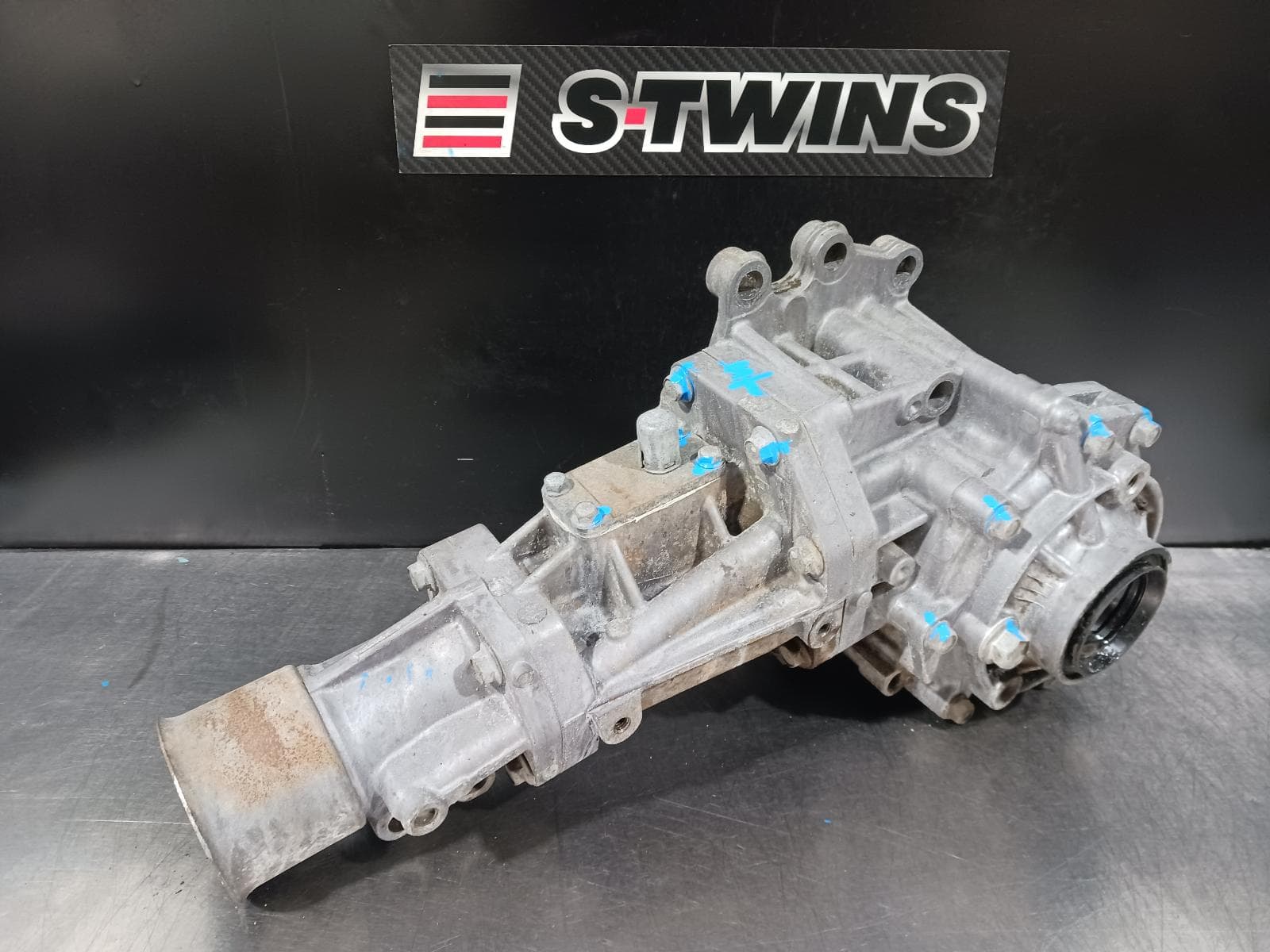 Used auto part listing image: 2010 MITSUBISHI OUTLANDER DIFFERENTIAL CENTRE FRONT, 2.4, AUTO T/M TYPE, ZG-ZH, 11/06-10/12 0000216953