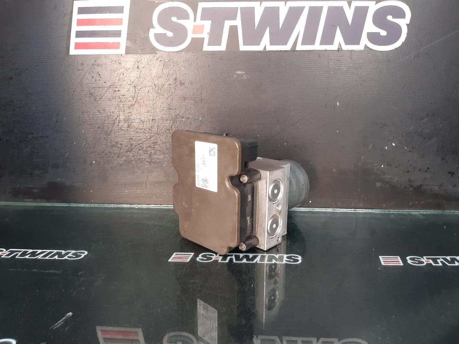 Used auto part listing image: 2019 AUDI Q5 ABS PUMP MODULATOR FY, P/N 80A614517K, 02/17- 0000266709