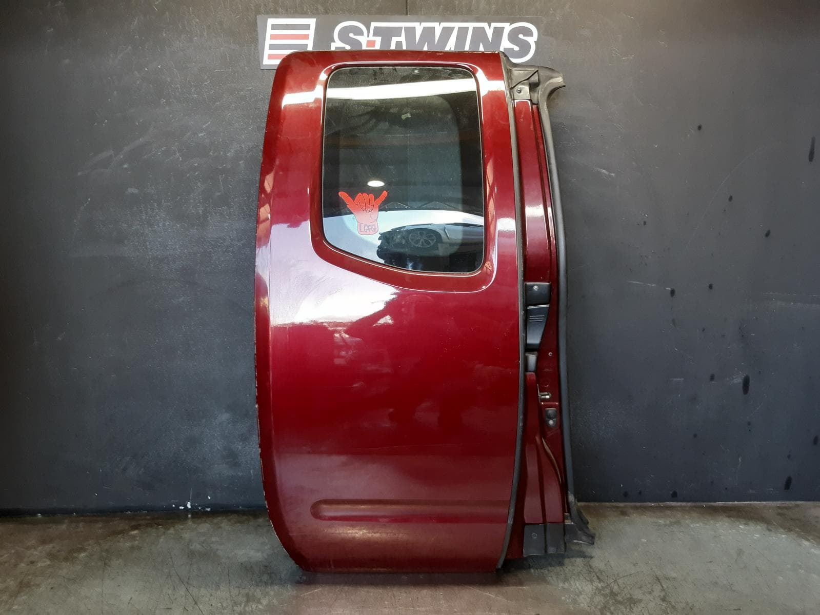 Used auto part listing image: 2008 NISSAN NAVARA RIGHT REAR DOOR SLIDING D40 (VIN MNT), KING CAB, SUICIDE DOOR, THAI BUILT, 03/08-08/15 0000218034