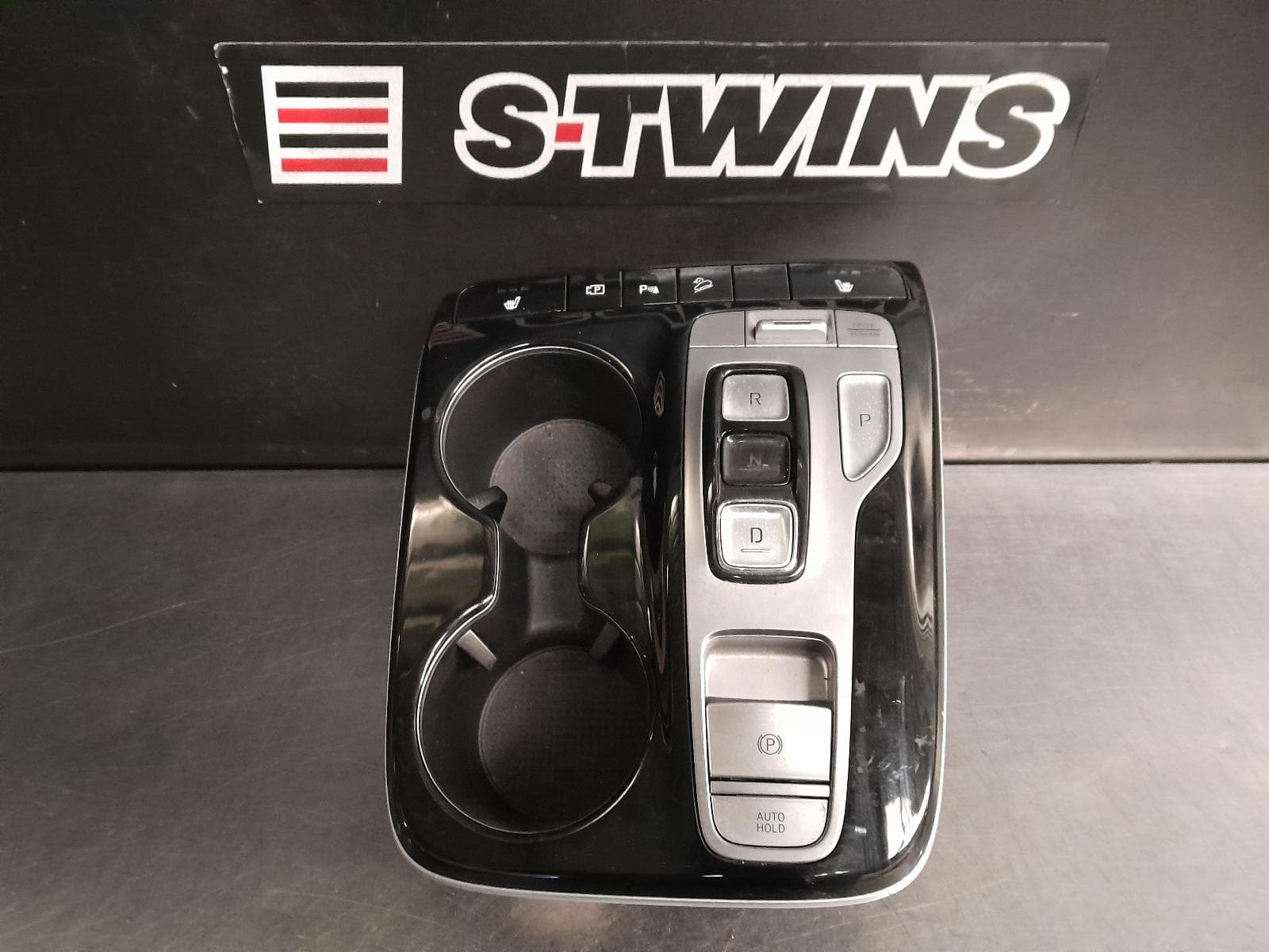 Used auto part listing image: 2022 HYUNDAI TUCSON GEAR STICK SHIFTER NX4, AUTO, PUSH BUTTON SELECTOR, 02/21- 0000291181