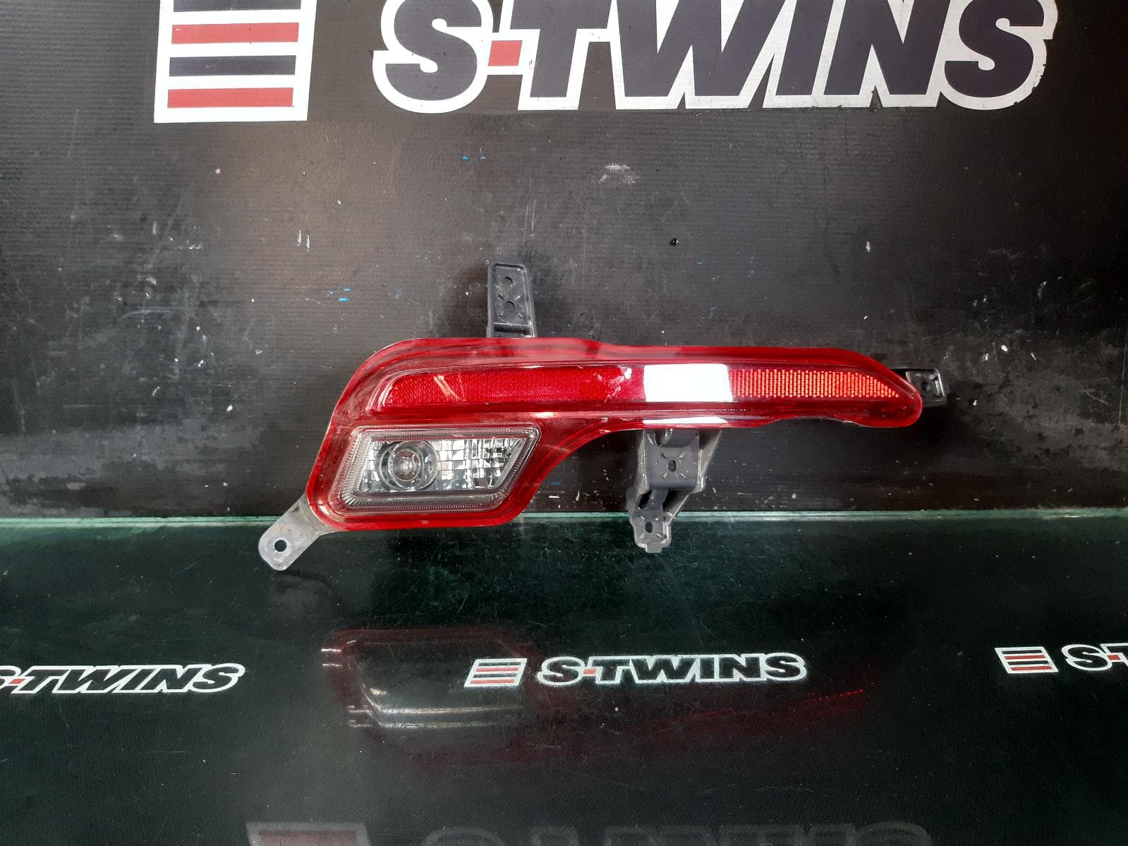 Used auto part listing image: 2021 KIA SORENTO LEFT TAILLIGHT MQ4, IN BUMPER, REVERSE LIGHT, 02/20- 0000268765