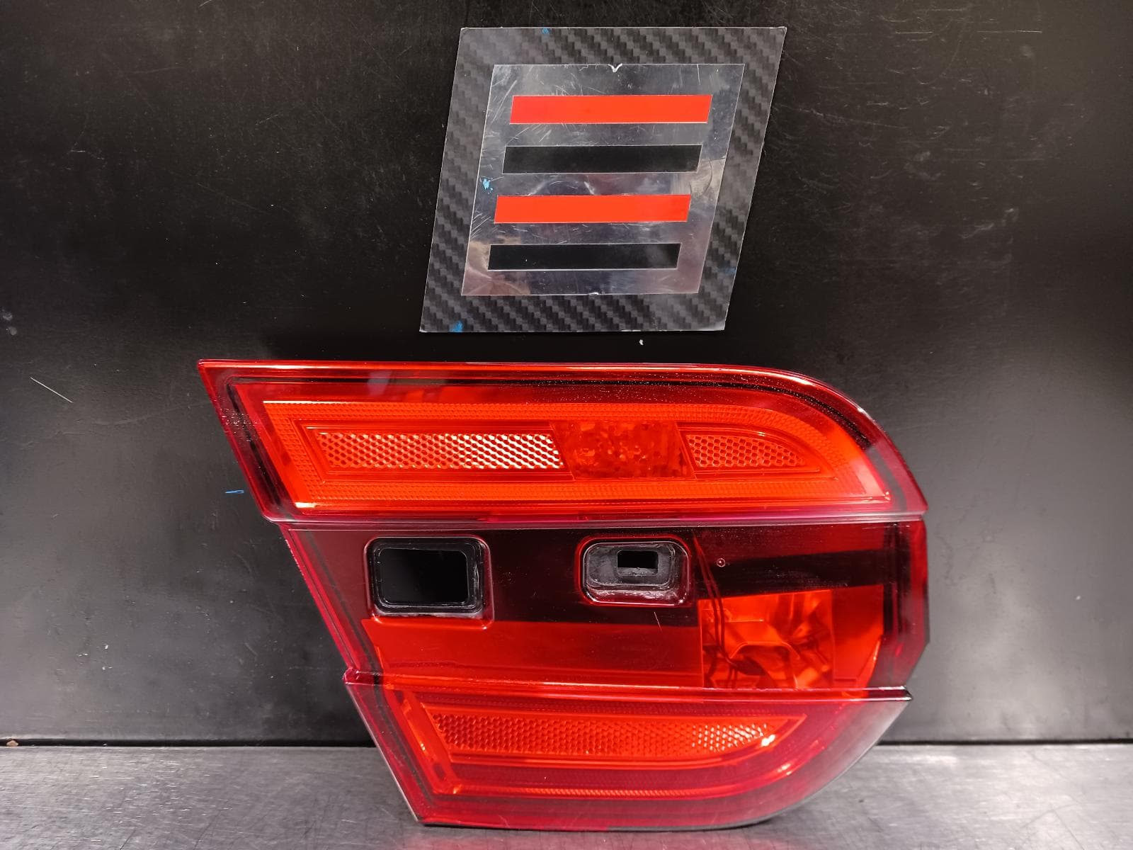 Used auto part listing image: 2014 JAGUAR XF REAR GARNISH BOOTLID LAMP (LH SIDE), LATE TYPE, X250, 08/11-05/15 0000219109