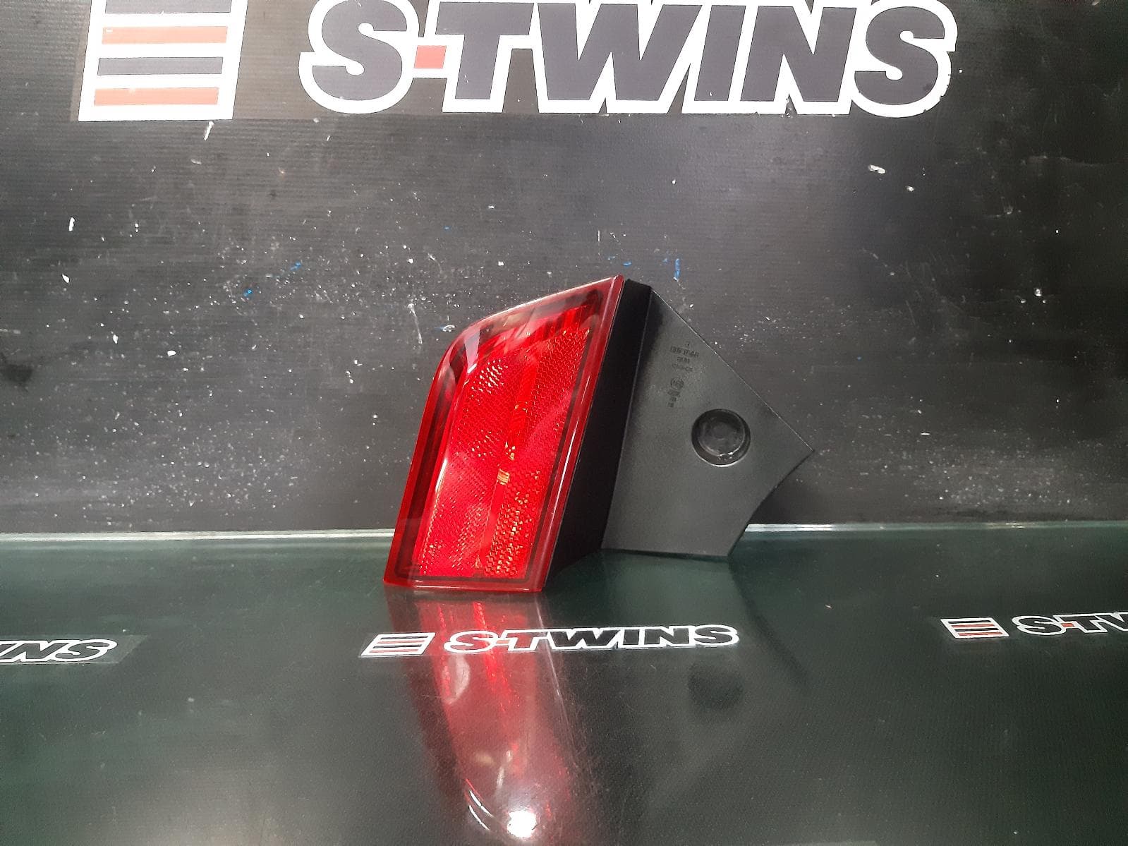 Used auto part listing image: 2019 MITSUBISHI PAJERO RIGHT TAILLIGHT PAJERO SPORT, QF, IN BUMPER REFLECTOR, 11/19- 0000220085