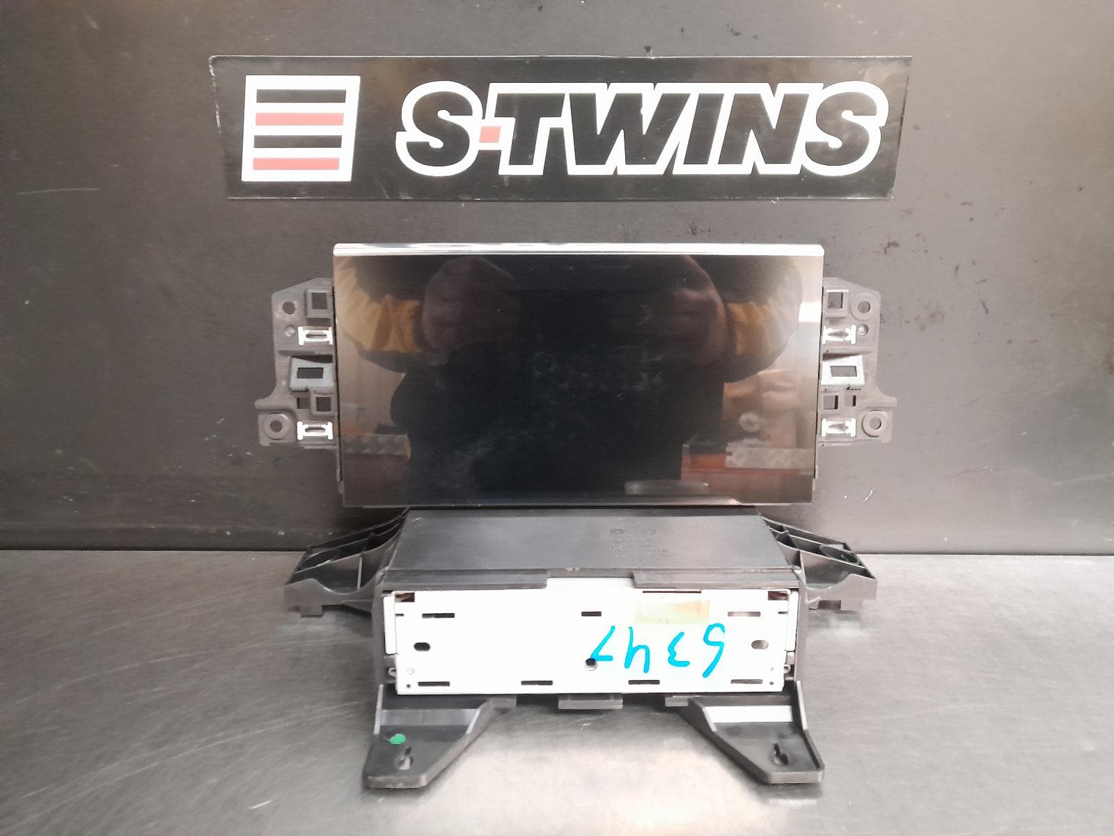 Used auto part listing image: 2021 AUDI Q7 4M, HEAD UNIT, W/ DISPLAY UNIT, 10.1IN TOUCHSCREEN, 04/20- 0000248436