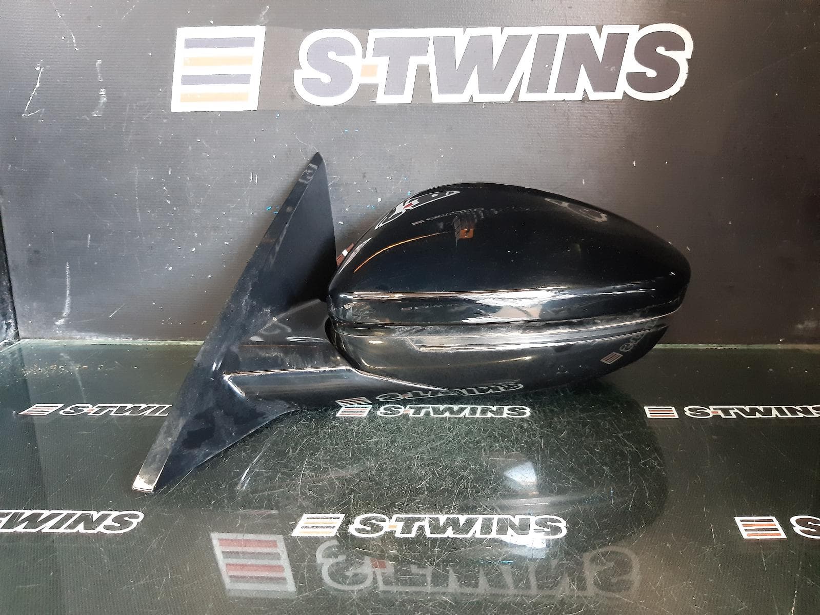 Used auto part listing image: 2021 PEUGEOT 508 LEFT DOOR MIRROR MK2, ELECT ADJ, HEATED, POWER FOLD, AUTO DIMMING, AUTO DIPPING, W/ BLIND SPOT, PUDDLE LIGHT, HATCH/WAGON, 05/19- 0000309199